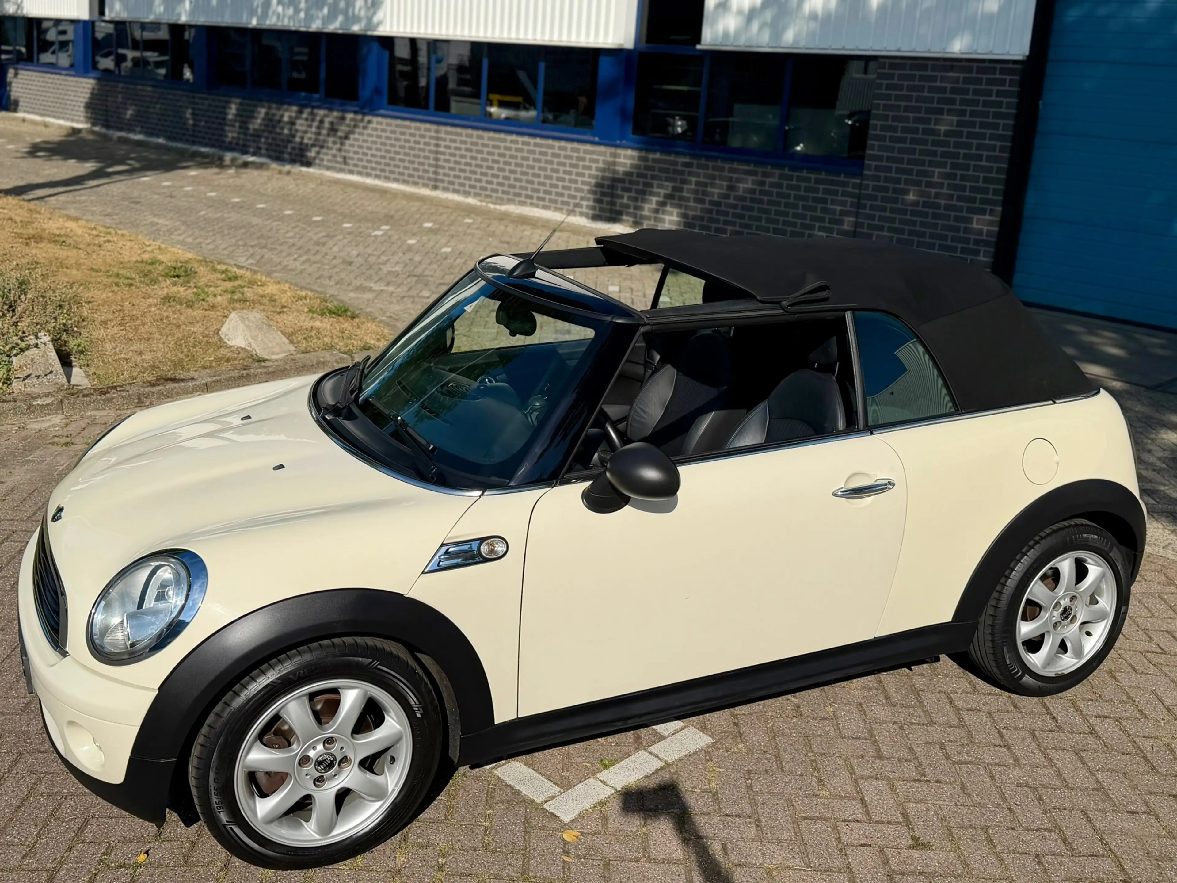 MINI One Cabrio 1.6 50th Anniversary * NAP * LEDER * STOELVERWARMI — photo 15