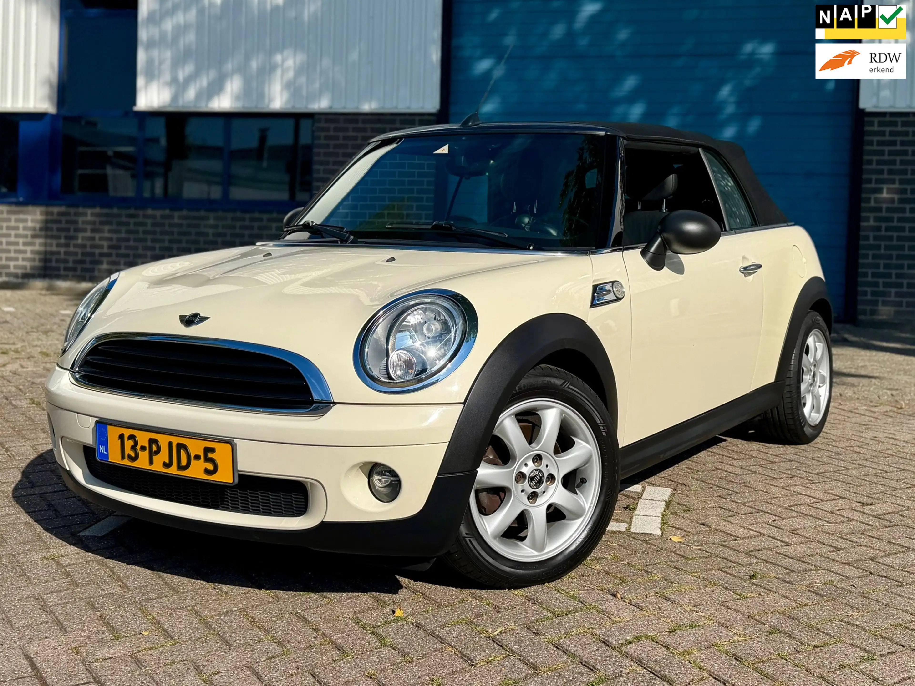 MINI One Cabrio 1.6 50th Anniversary * NAP * LEDER * STOELVERWARMI