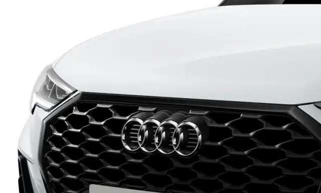 Audi Q3 view 3
