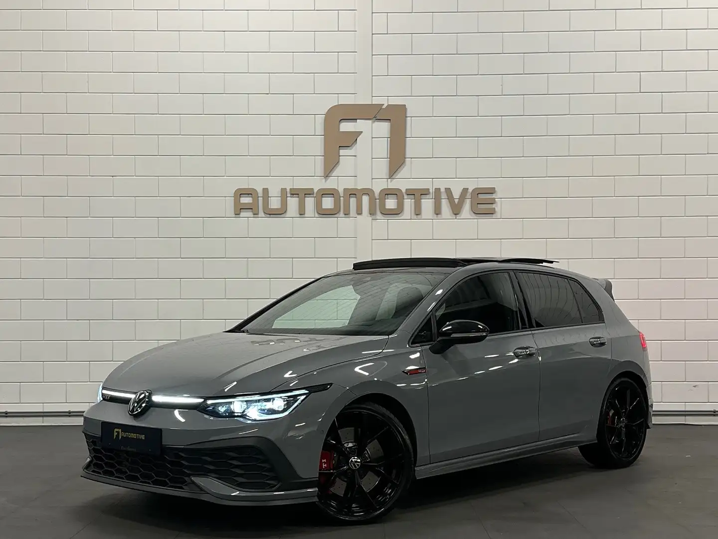 Volkswagen Golf GTI 2.0 TSI Clubsport Pano|HUD|Camera|Sfeer Grijs - 1