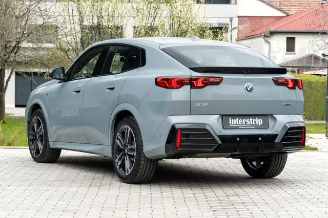 BMW X2 view 4