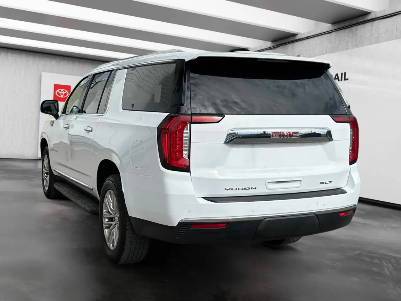 GMC Yukon снимка GMC Yukon