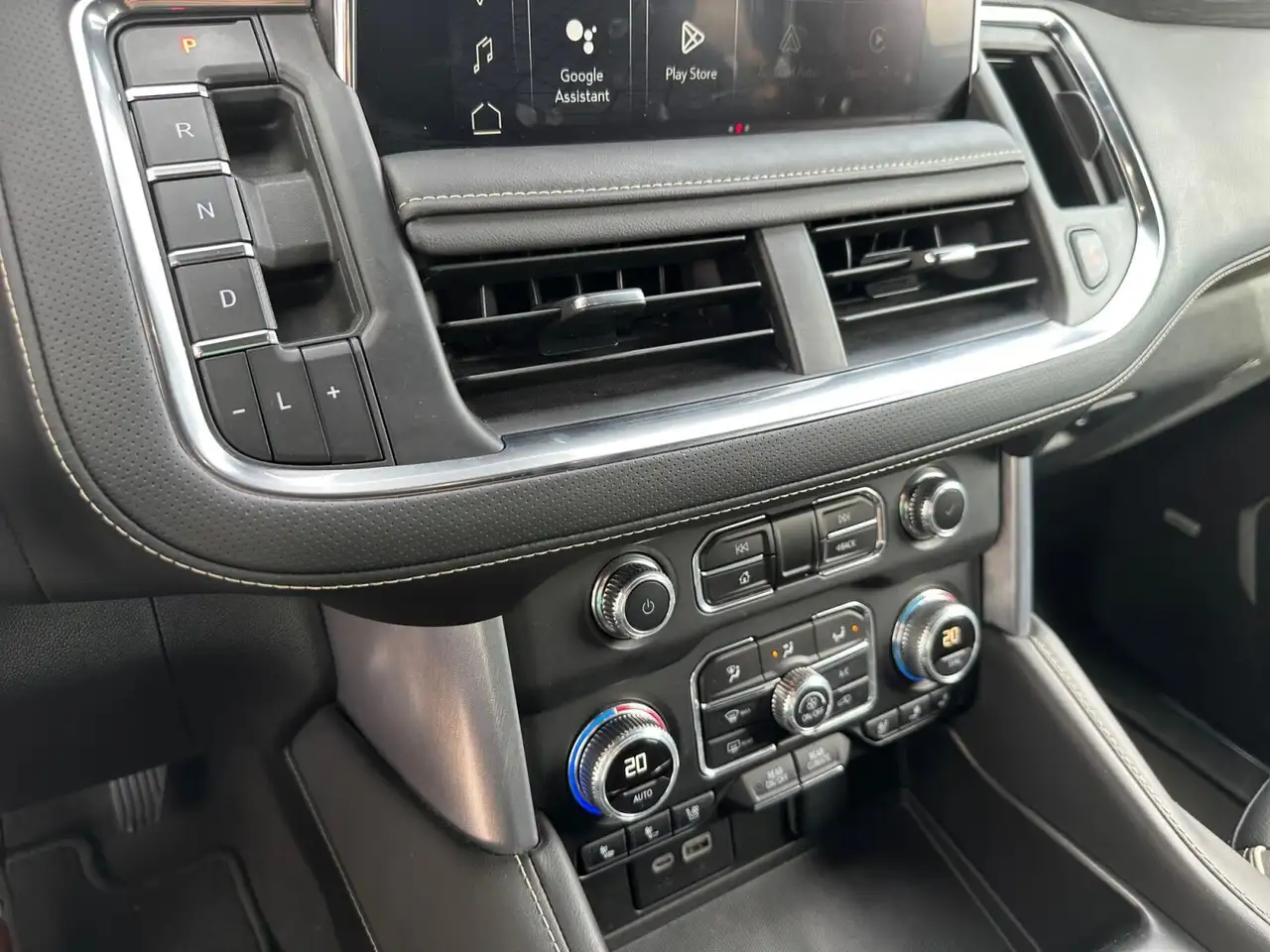 GMC Yukon снимка GMC Yukon
