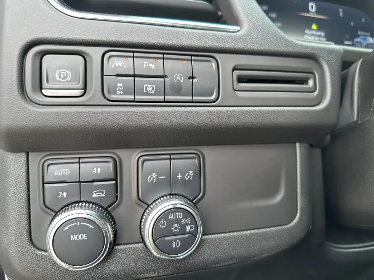 GMC Yukon снимка GMC Yukon