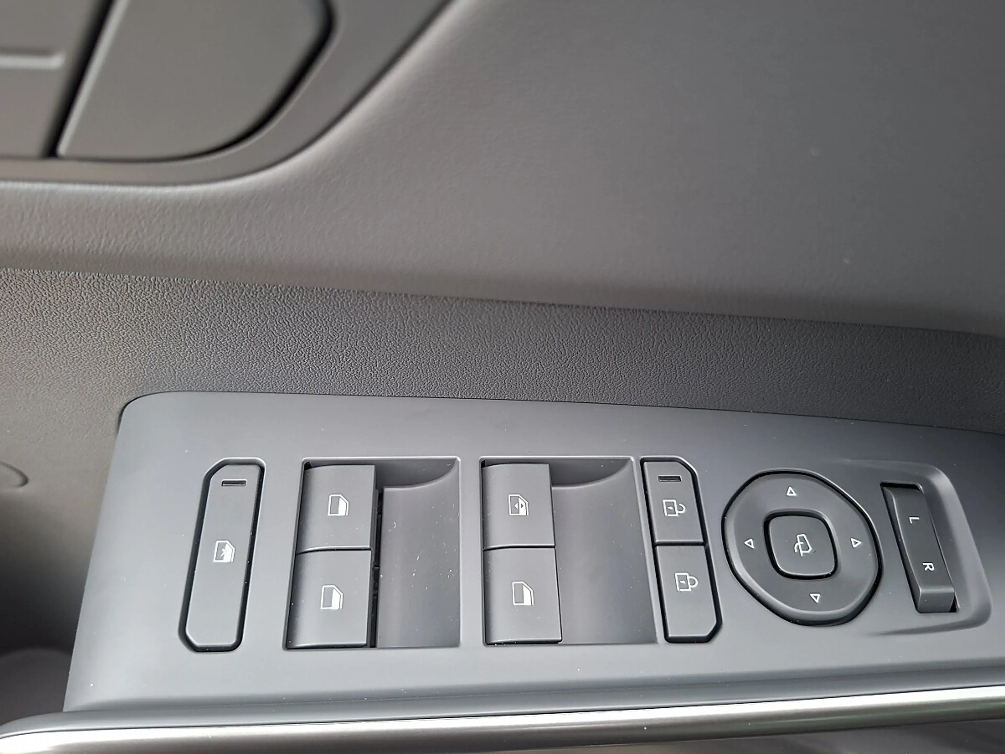 Kia EV2 5S FWD 61kWh Earth + P3 MY 27 — photo 7