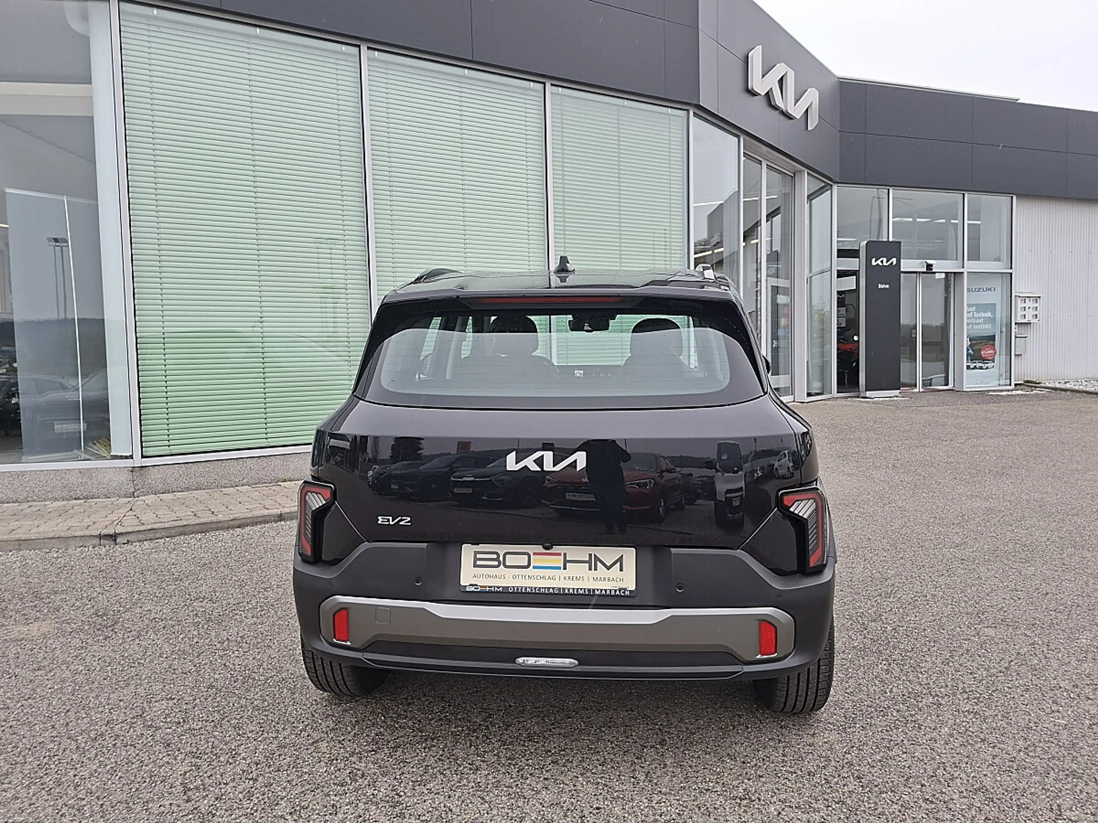Kia EV2 5S FWD 61kWh Earth + P3 MY 27 — photo 4