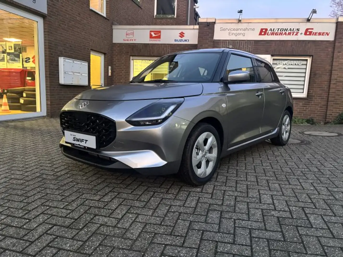 Suzuki Swift Comfort Automatik 83PS❤️ HYBRID ⏱ Keyless, Sitzhei Grau - 2