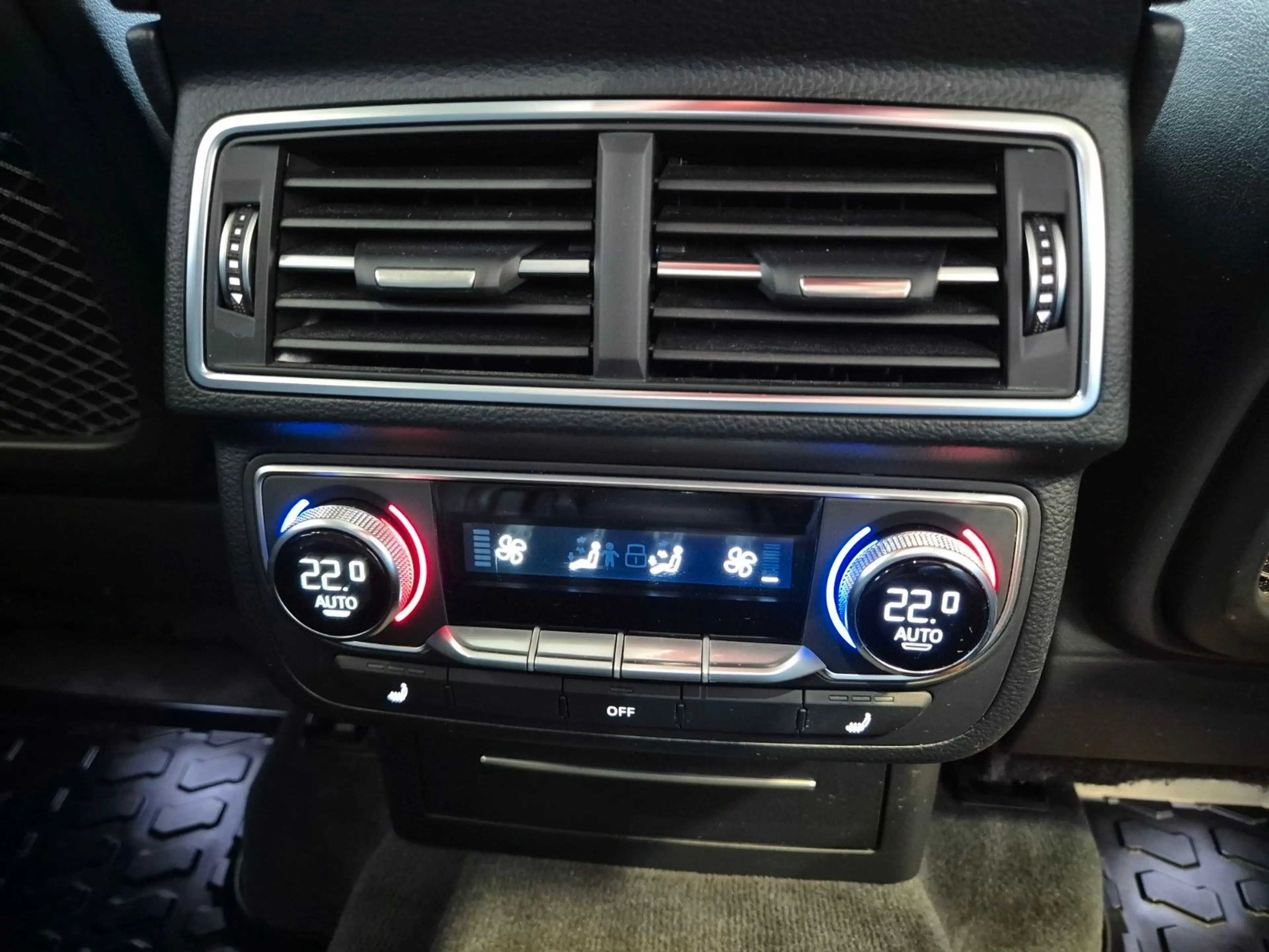 Audi Q7 3.0 TDI QUATTRO S-LINE LEDER NAVI STANDHZ AHK — photo 11