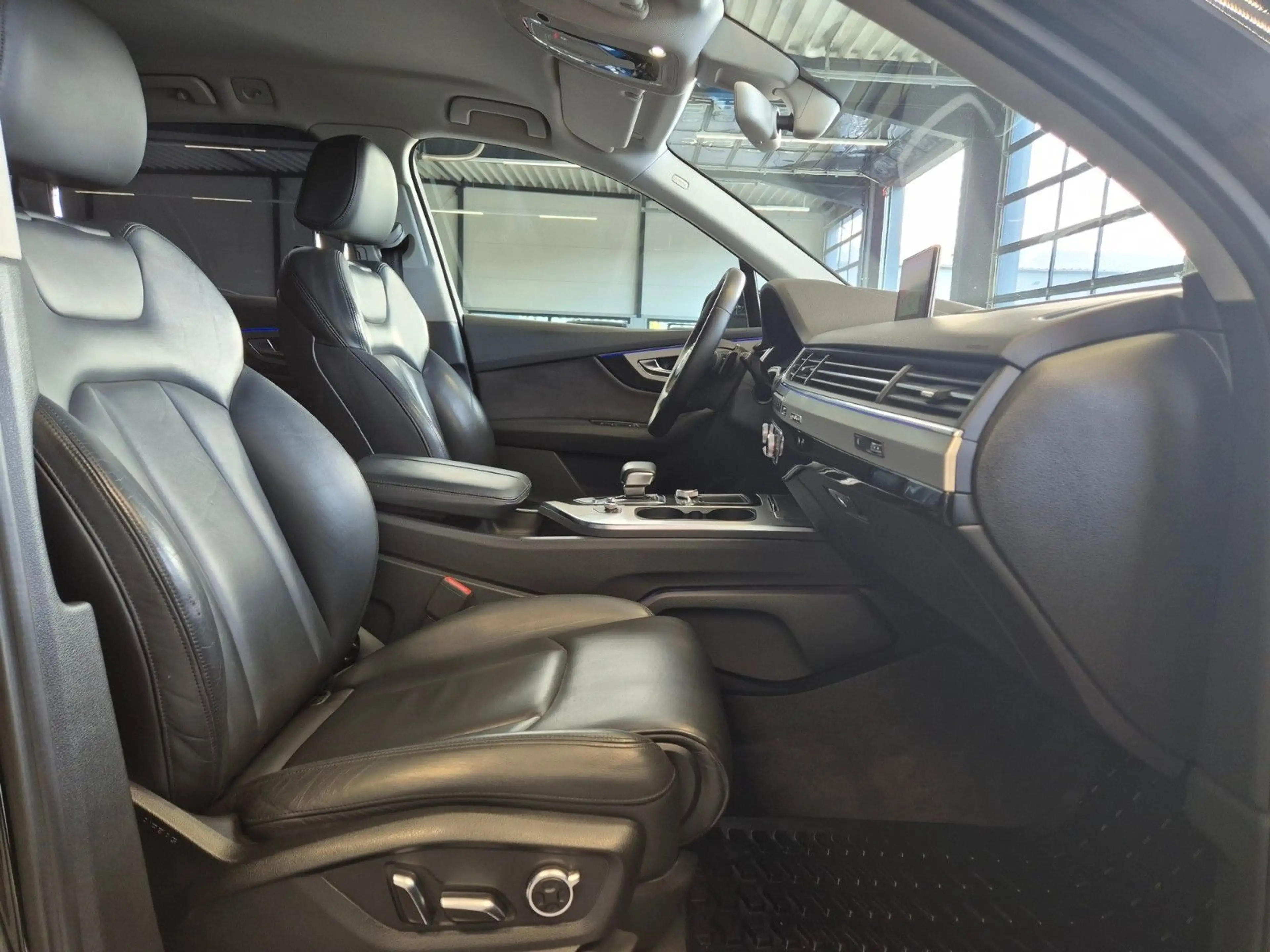 Audi Q7 3.0 TDI QUATTRO S-LINE LEDER NAVI STANDHZ AHK — photo 9