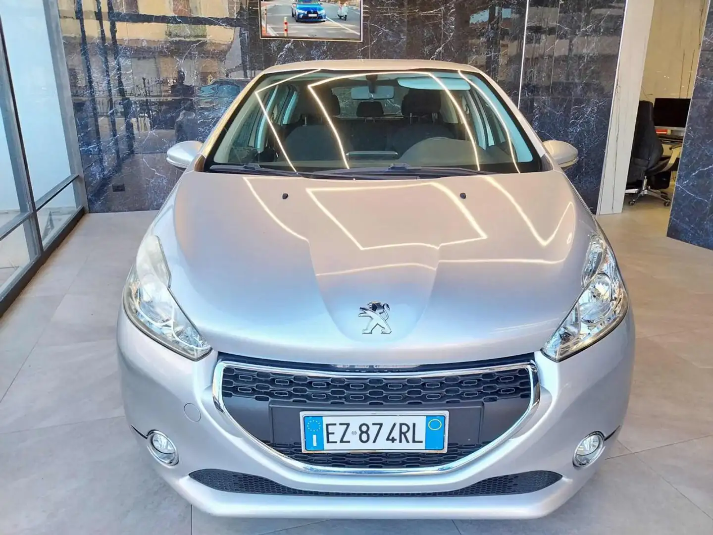 Peugeot 208 1.4 8V HDi 68CV 5p. Business Grigio - 1