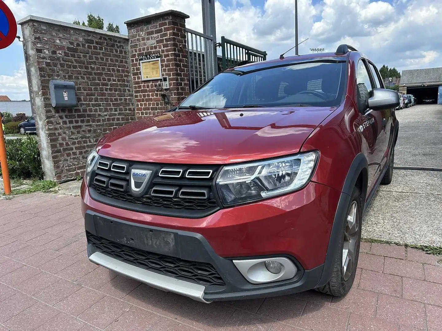 Dacia Logan MCV STEPWAY 0.9 TCE MET 116DKM HANDELAARS & EXPORT Rouge - 1