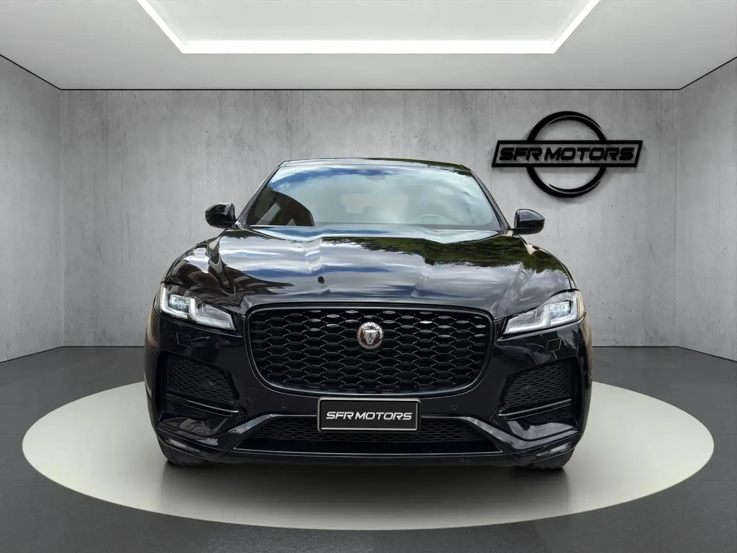 Jaguar F-Pace R-Dynamic SE awd 2.0 163cv - PROMO/IVA ESP Negro - 2