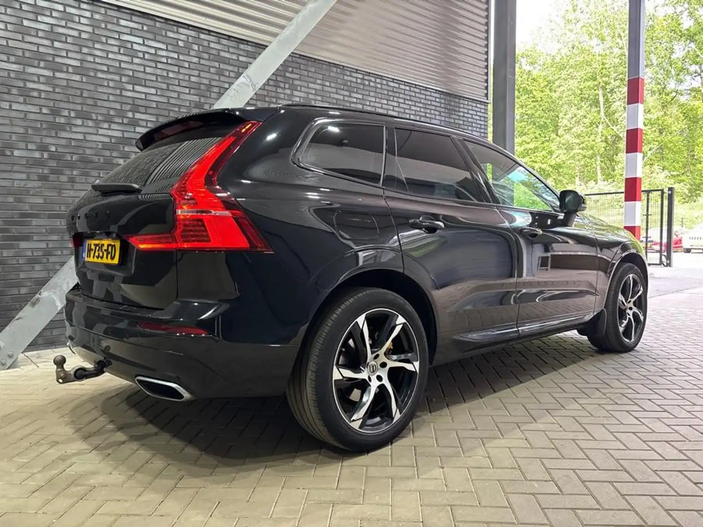 Volvo XC60 T5 Inscription | ACC | Trekhaak | 20 Inch | Keyles Negro - 2