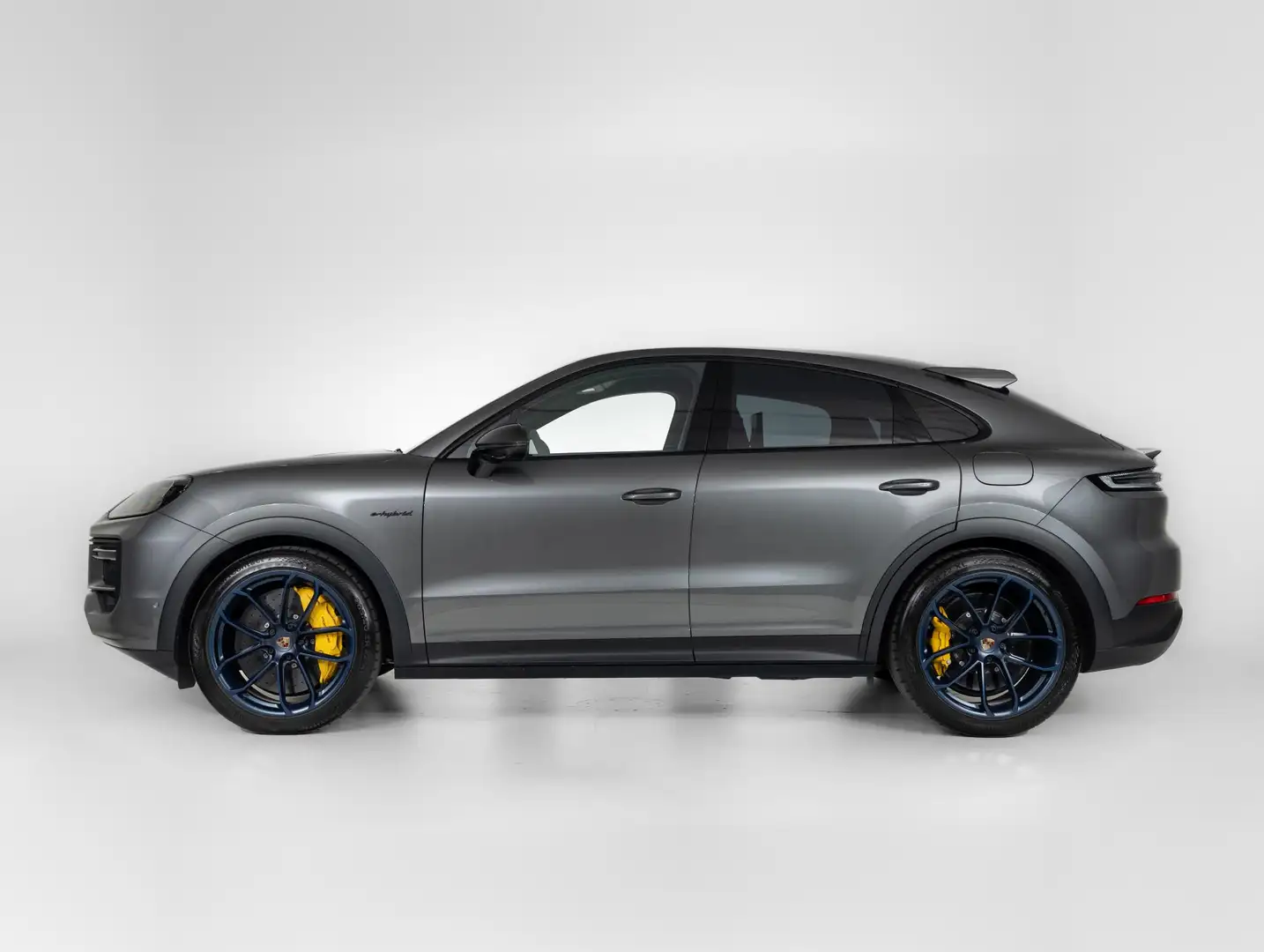 Porsche Cayenne Coupé Turbo E-Hybrid GT Gris - 2