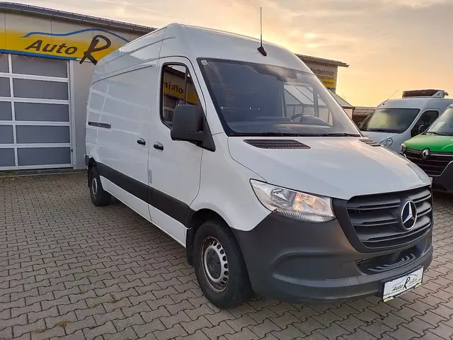 Mercedes-Benz Sprinter Sprinter L2H2 Front 211 CDI 3,0t / 3.924 mm