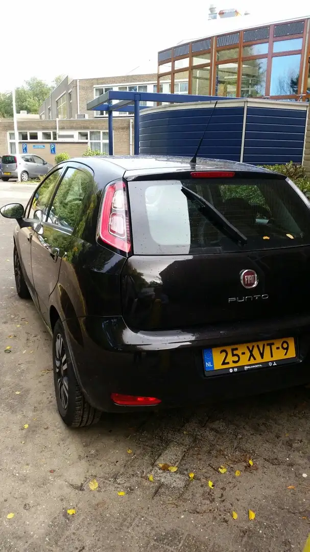 Fiat Punto 0.9 TwinAir Lounge Zwart - 1