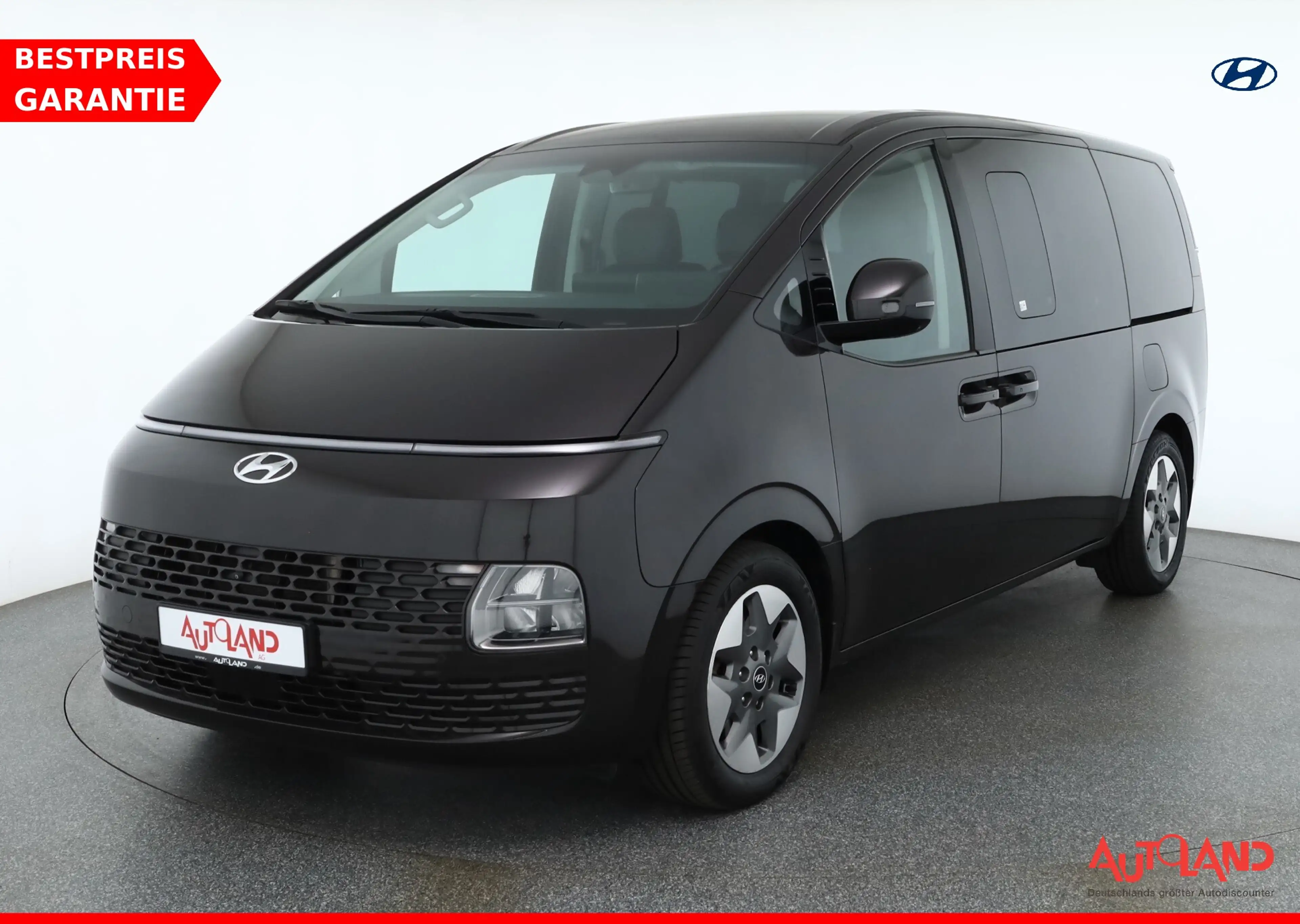 Hyundai STARIA 2.2 CRDi Prime 4WD 9-Sitzer LED Navi 360°
