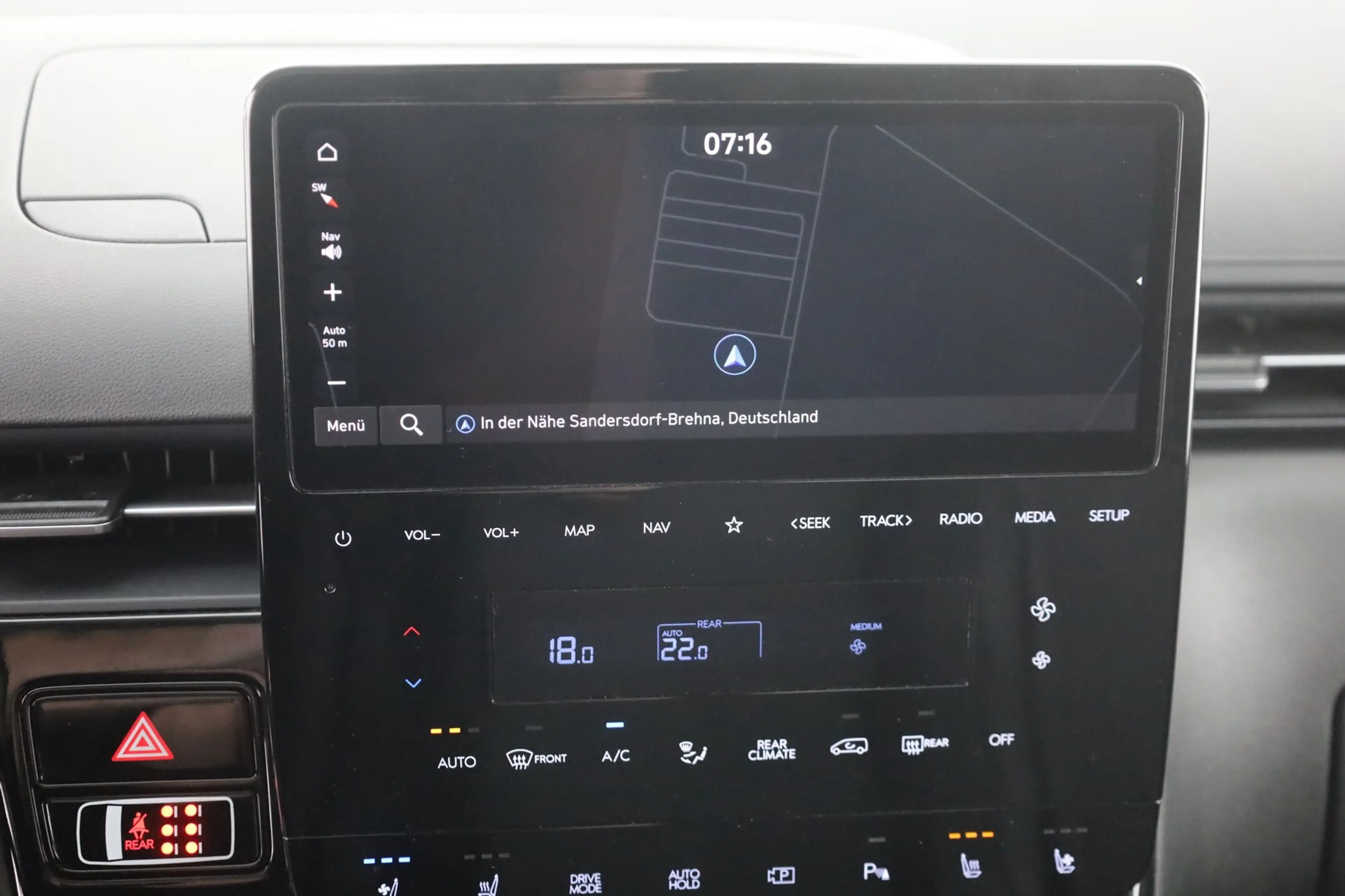 Hyundai STARIA 2.2 CRDi Prime 4WD 9-Sitzer LED Navi 360° — photo 11