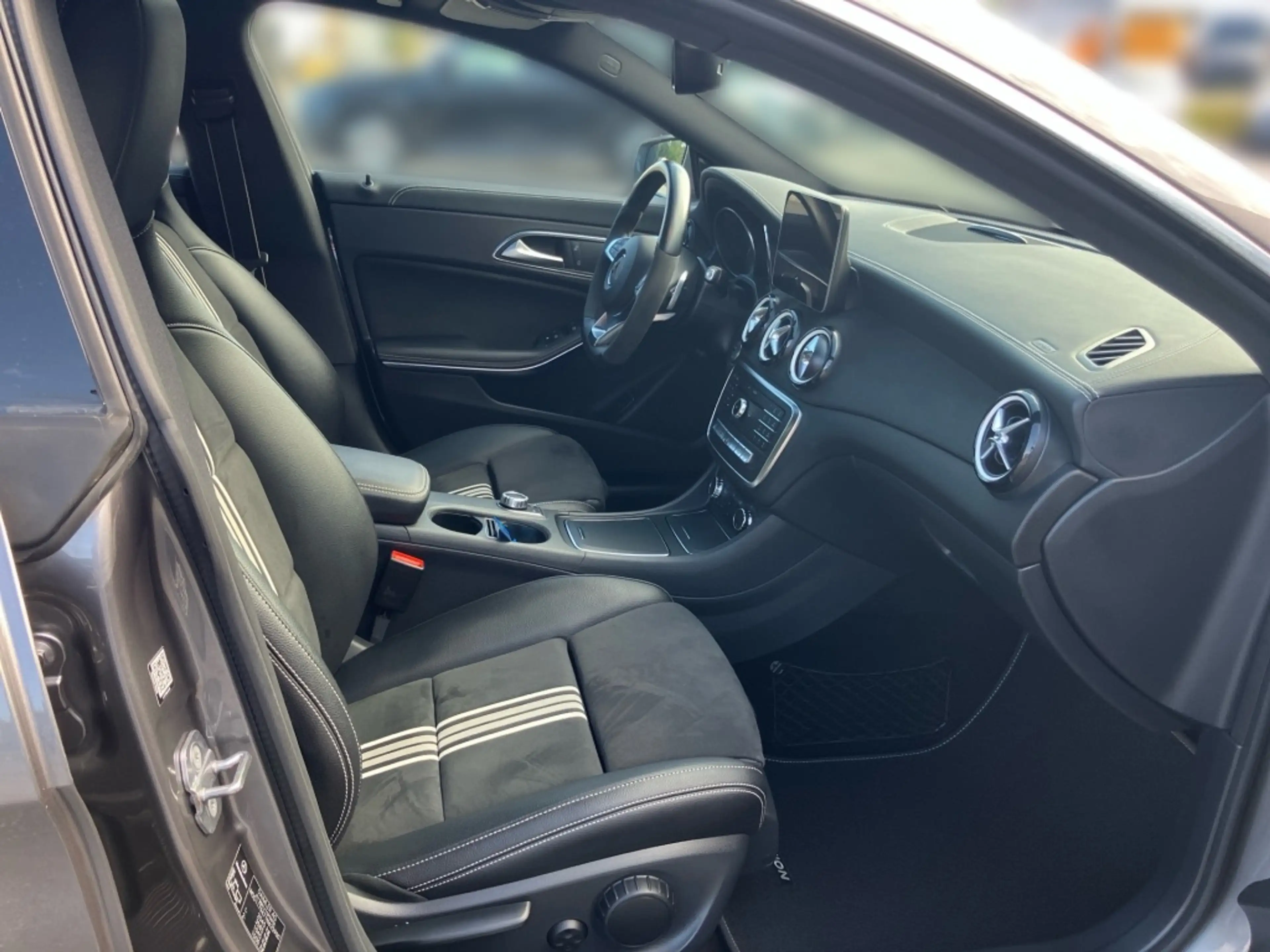 Mercedes-Benz CLA 220 4MATIC Shooting Brake PEAK AMG-Line+Kam — photo 10