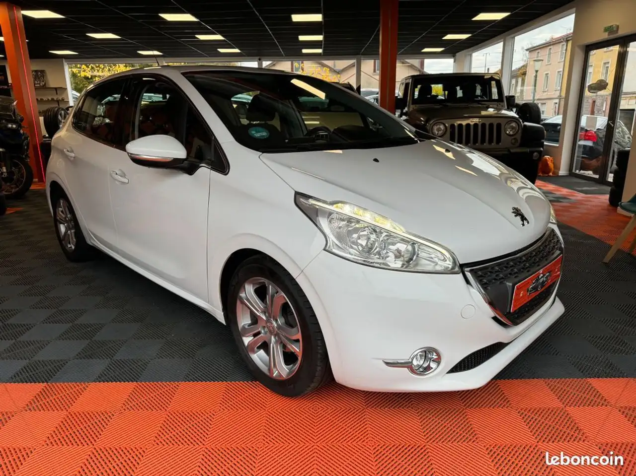 Peugeot 208 Pack Active 1.6I 16V 120 cv Garantie 12 