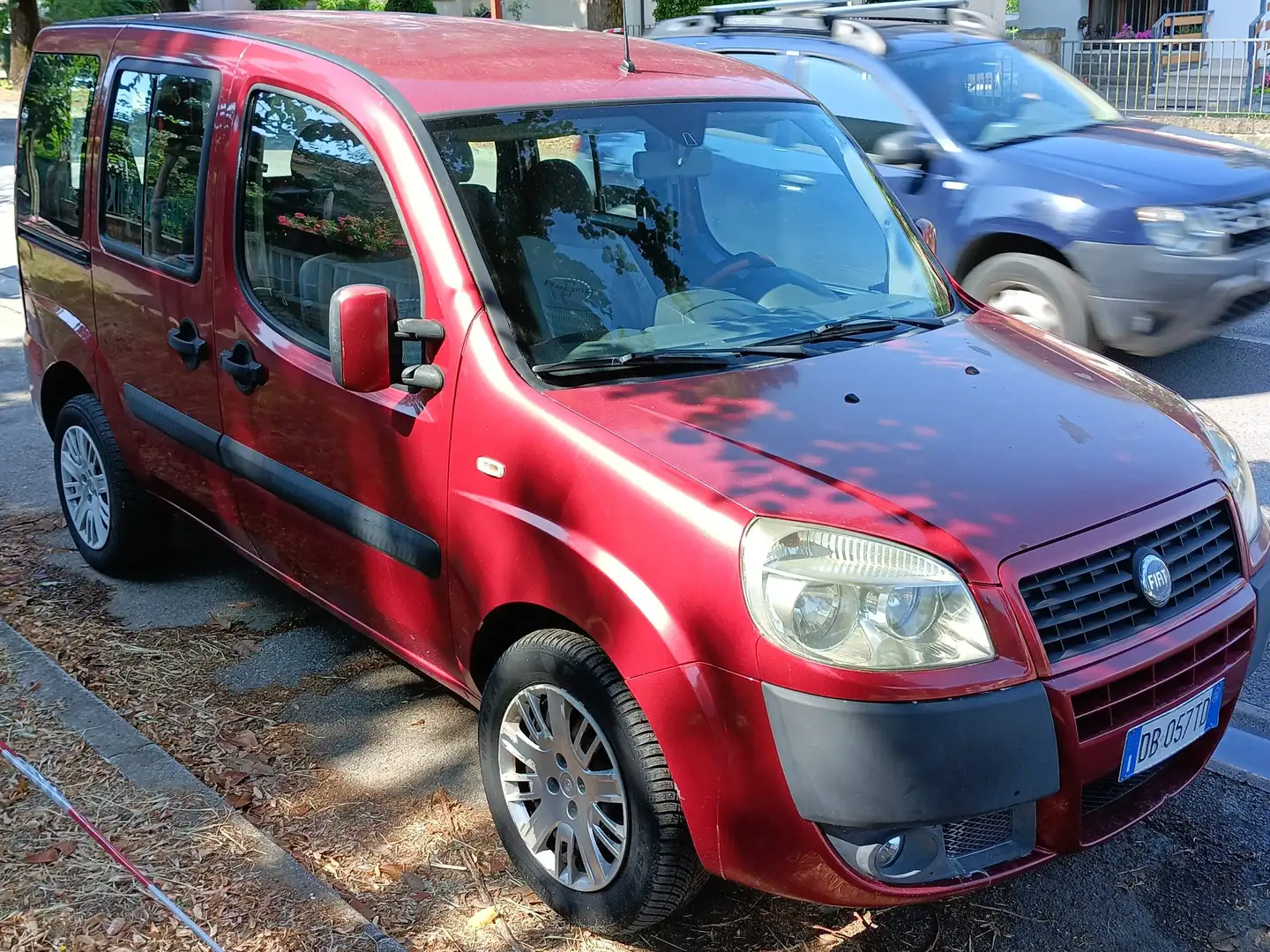Fiat Doblo Doblo 1.9 mjt Dynamic 120cv fap Rojo - 2
