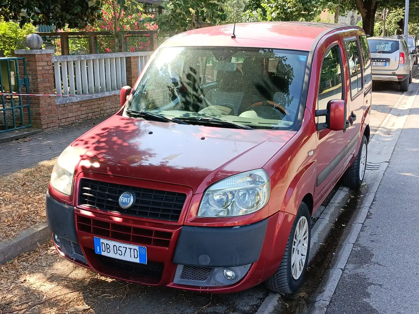 Fiat Doblo Doblo 1.9 mjt Dynamic 120cv fap Rojo - 1