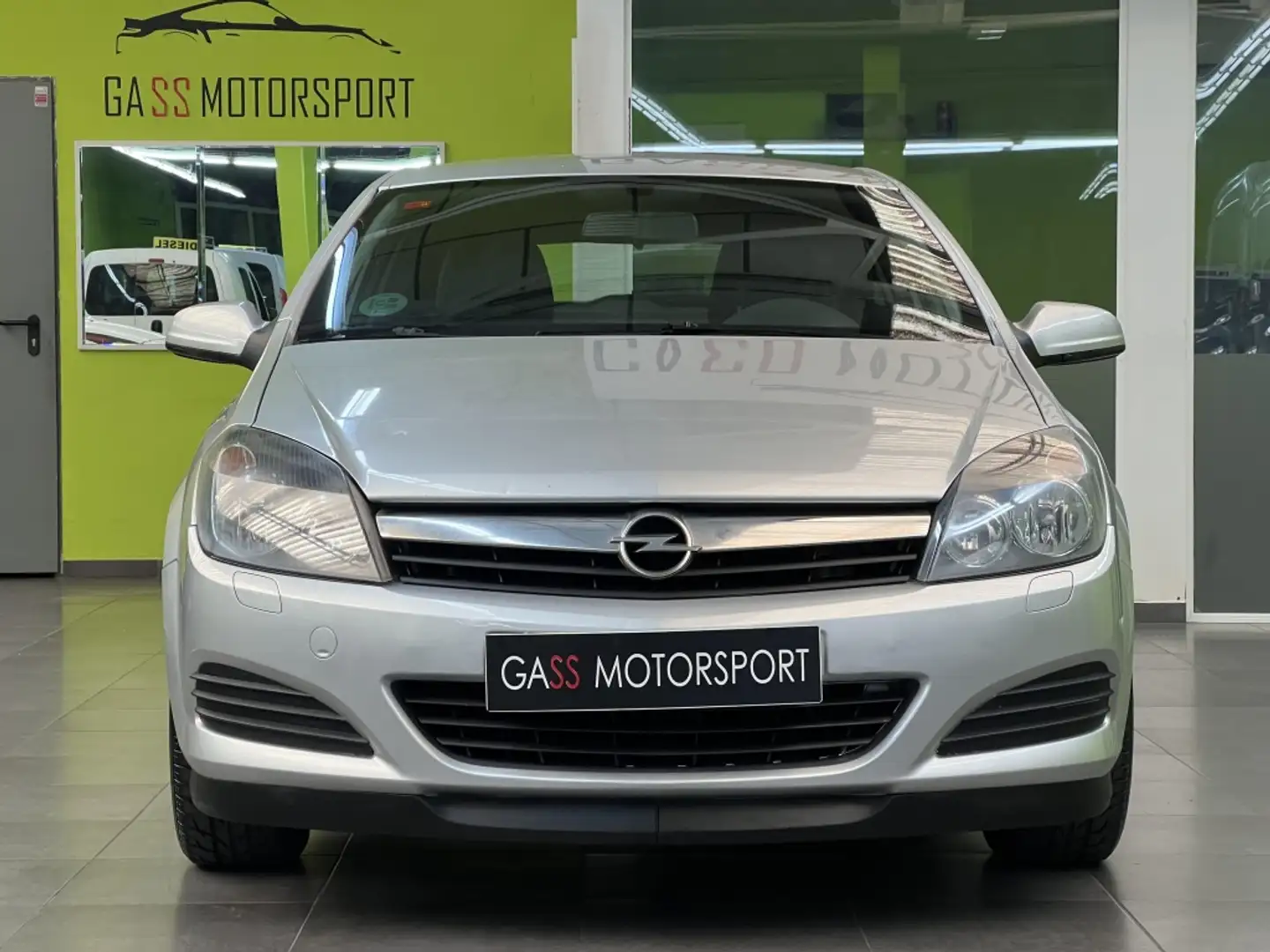 Opel Astra GTC 1.6 16v Sport Gris - 2