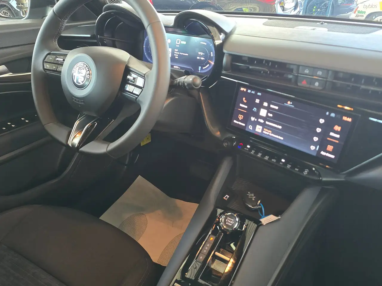 Alfa Romeo Junior e-Junior 54 kWh Elettrica / Apple + android / Led Lichts, миниатюра 12