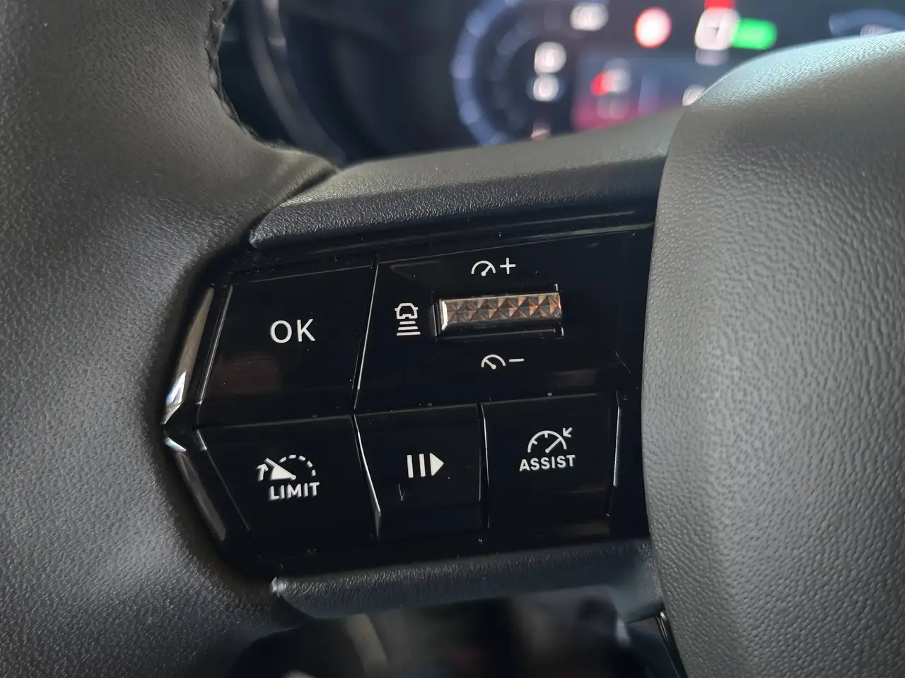 Alfa Romeo Junior e-Junior 54 kWh Elettrica / Apple + android / Led Lichts, миниатюра 25