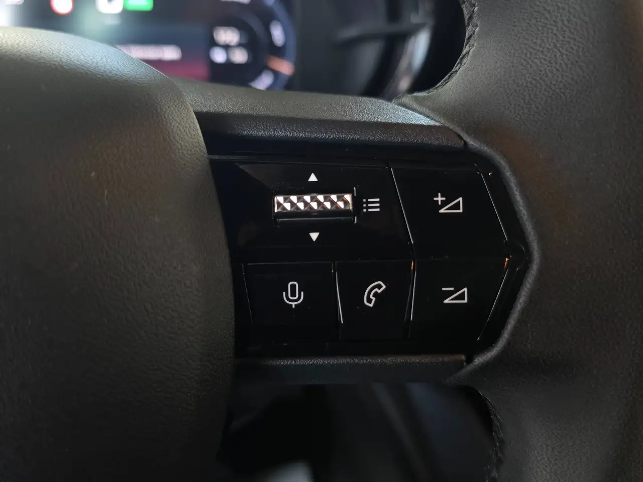 Alfa Romeo Junior e-Junior 54 kWh Elettrica / Apple + android / Led Lichts, миниатюра 24