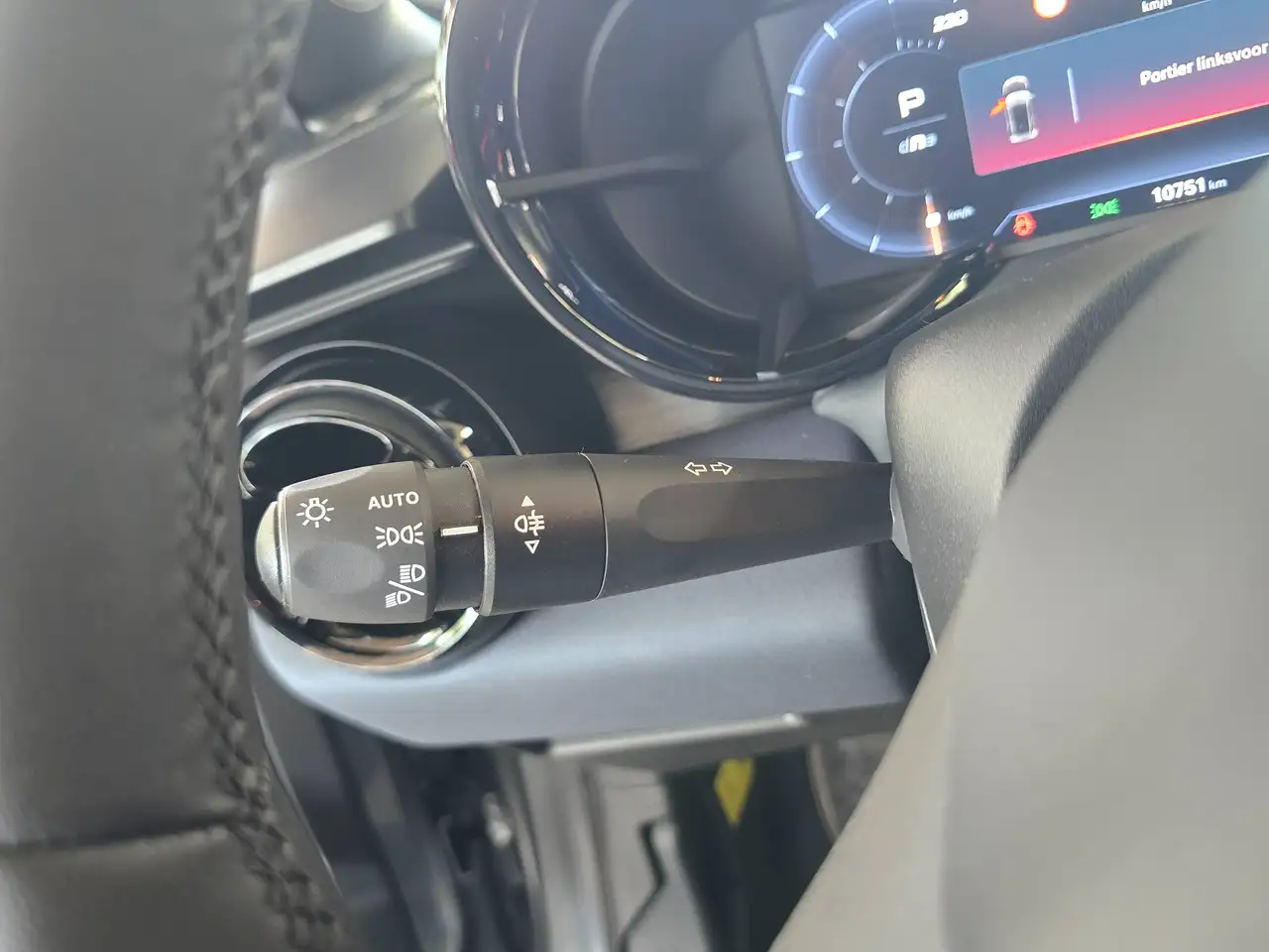 Alfa Romeo Junior e-Junior 54 kWh Elettrica / Apple + android / Led Lichts, миниатюра 27