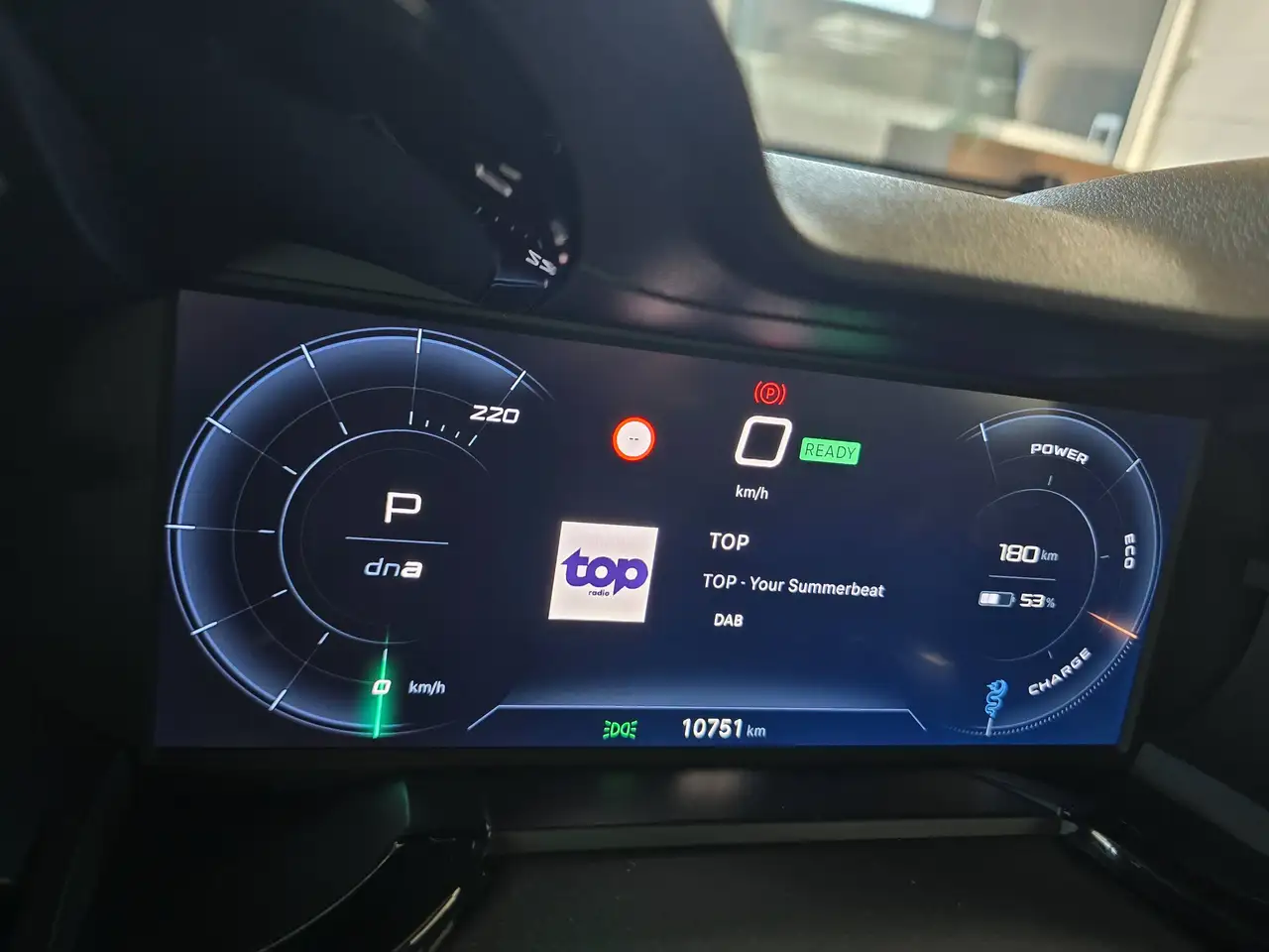 Alfa Romeo Junior e-Junior 54 kWh Elettrica / Apple + android / Led Lichts, миниатюра 30
