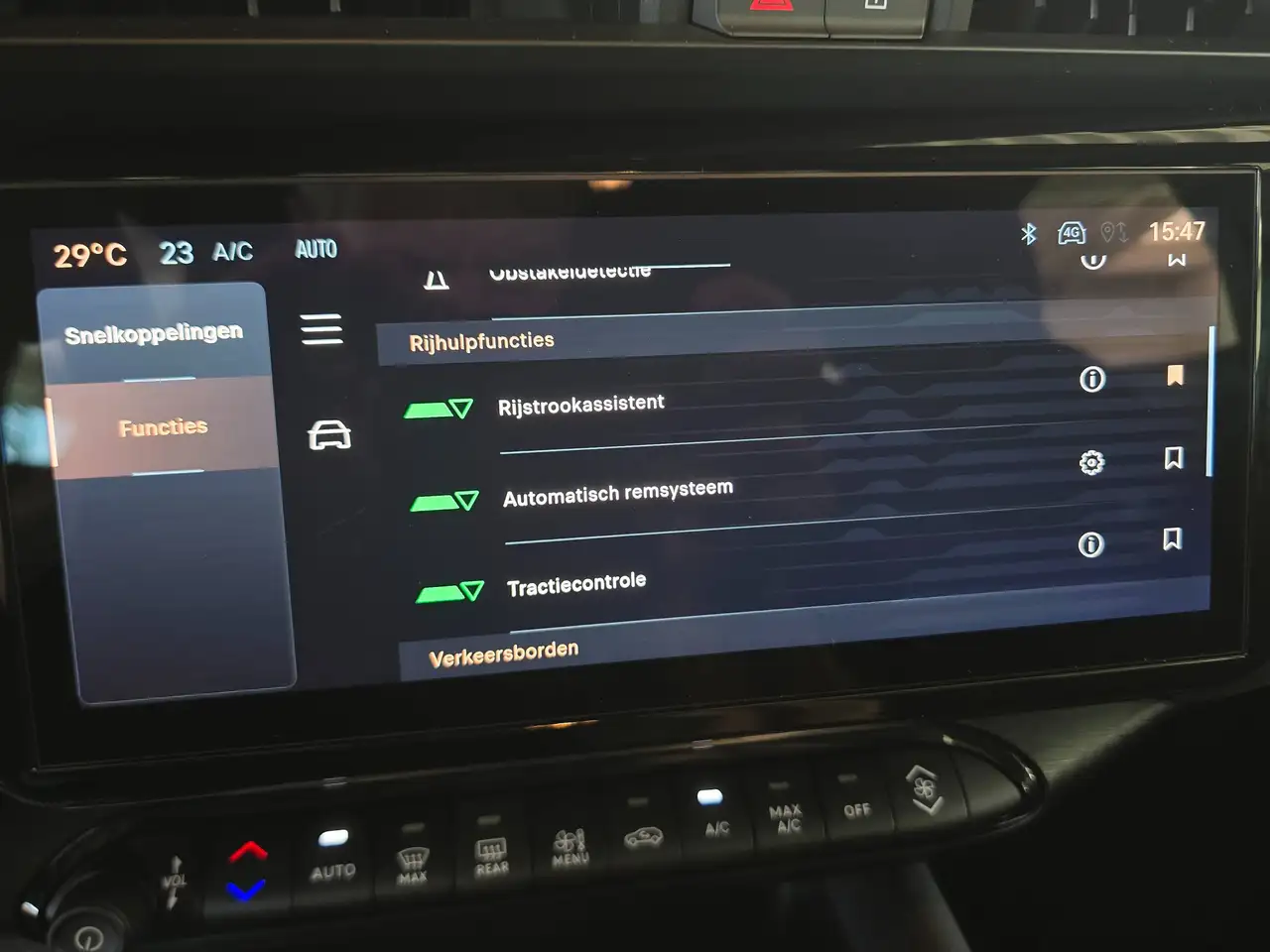 Alfa Romeo Junior e-Junior 54 kWh Elettrica / Apple + android / Led Lichts, миниатюра 22