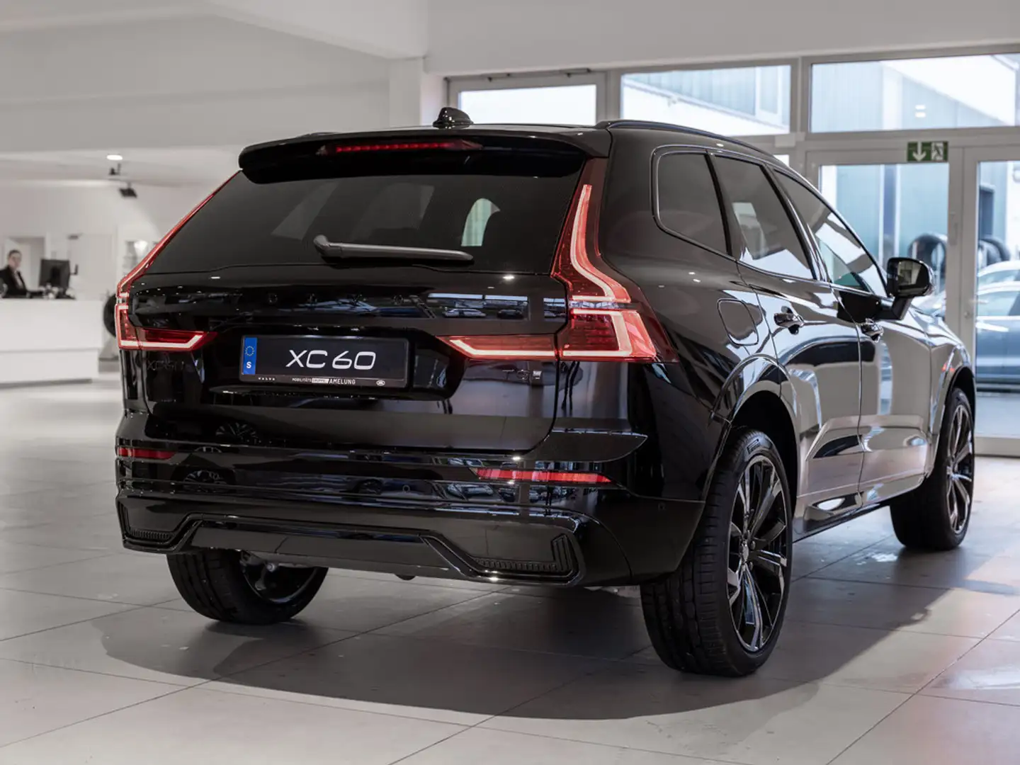 Volvo XC60 T8 AWD Plus Black Edition AWD HUD 360° Nero - 2