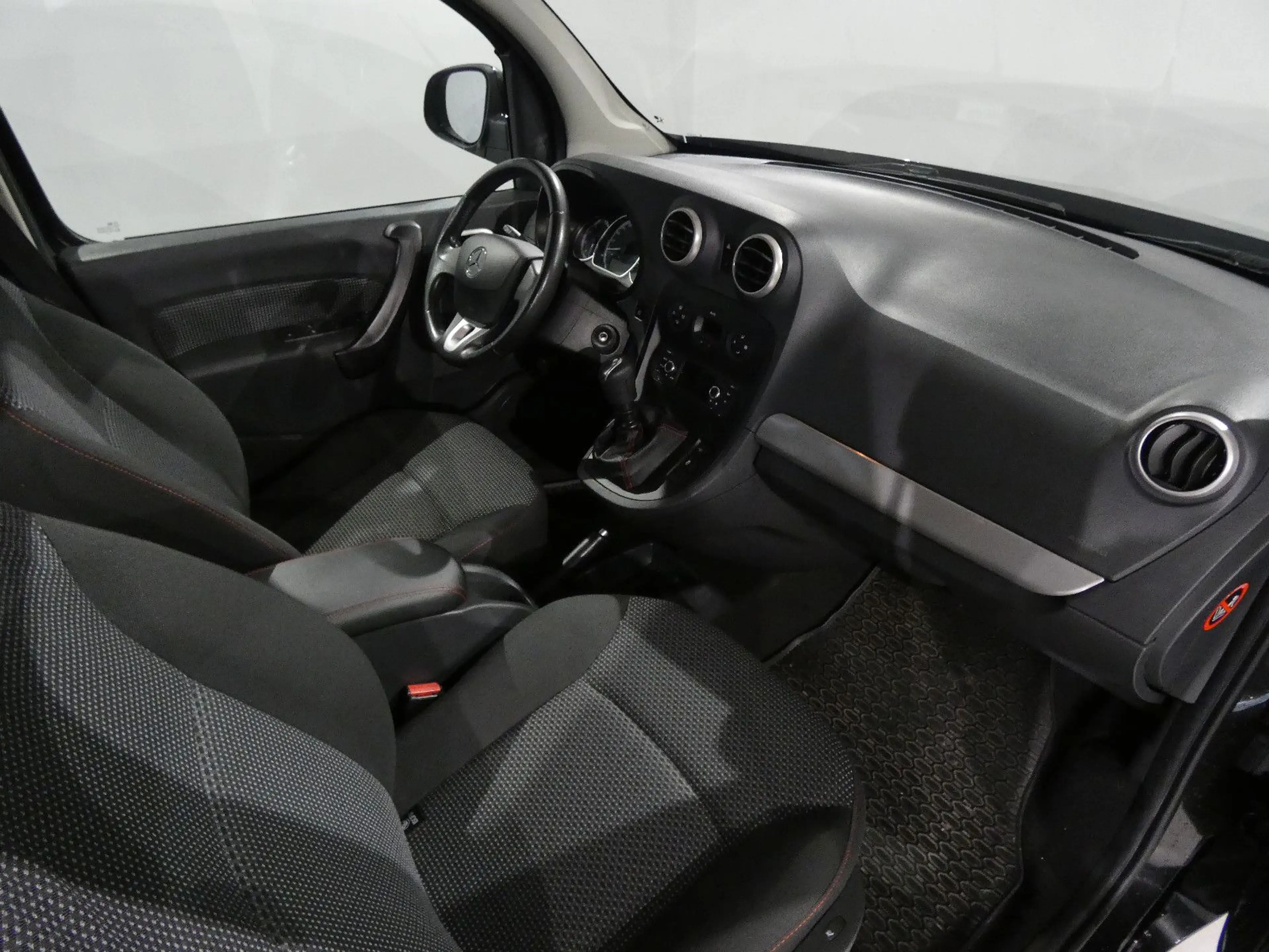 Mercedes-Benz Citan Kombi 111 CDI extralang 7 Sitzer/Kamera — photo 13