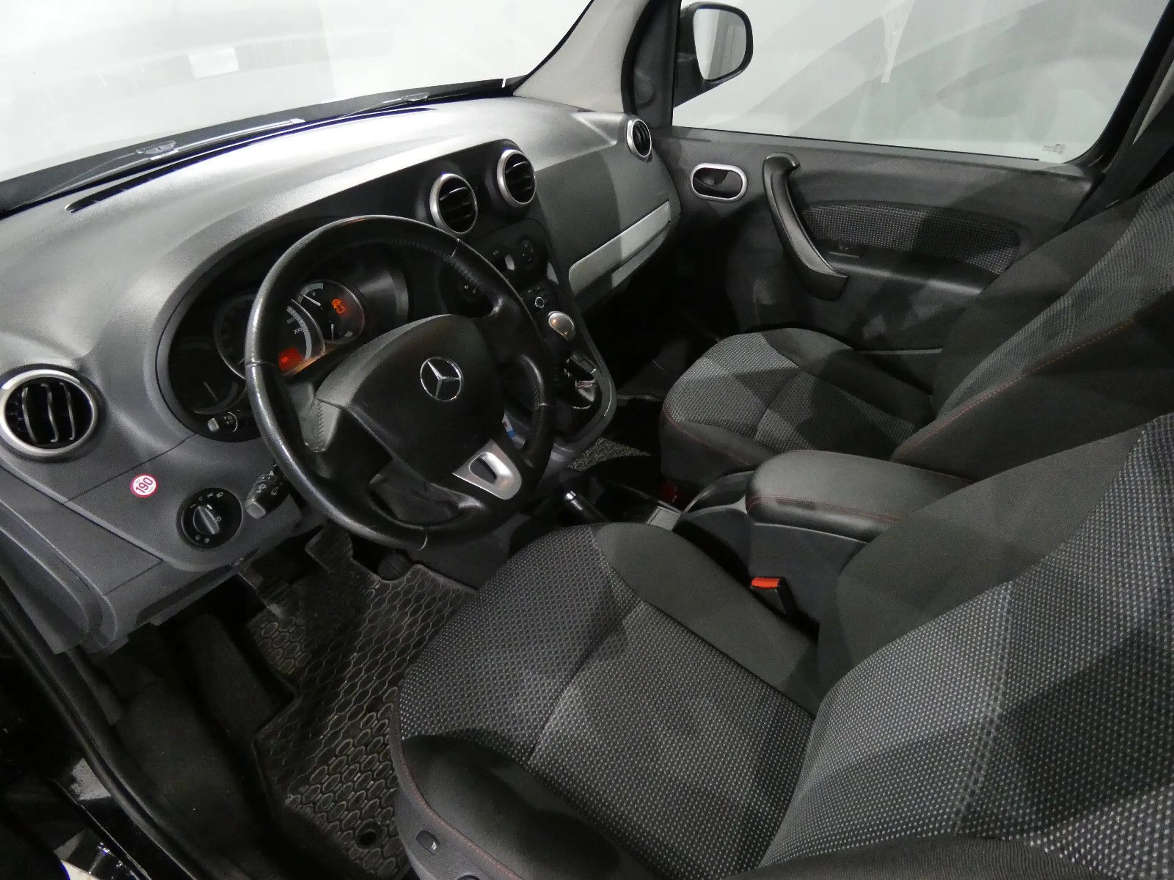 Mercedes-Benz Citan Kombi 111 CDI extralang 7 Sitzer/Kamera — photo 10