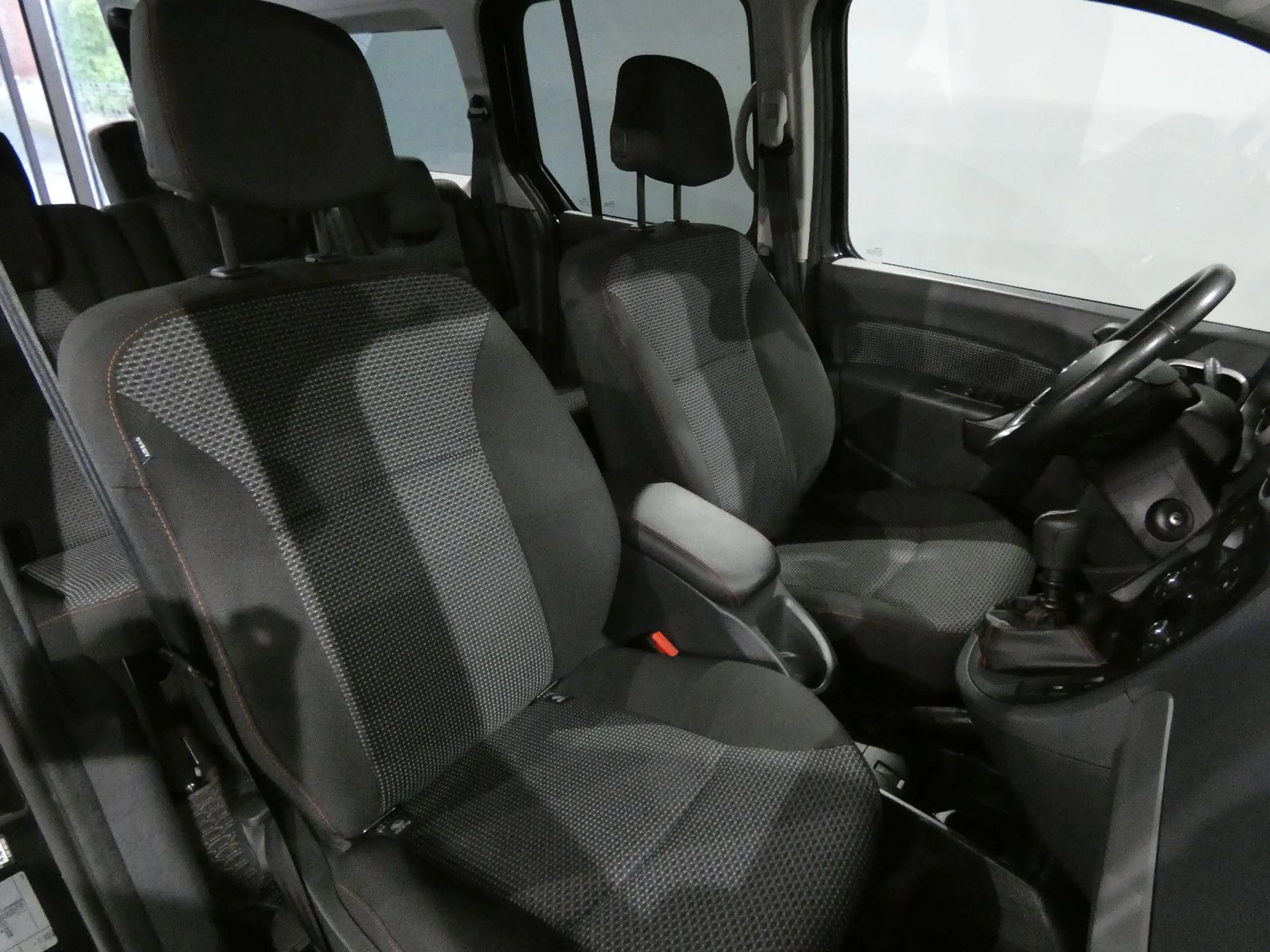 Mercedes-Benz Citan Kombi 111 CDI extralang 7 Sitzer/Kamera — photo 14