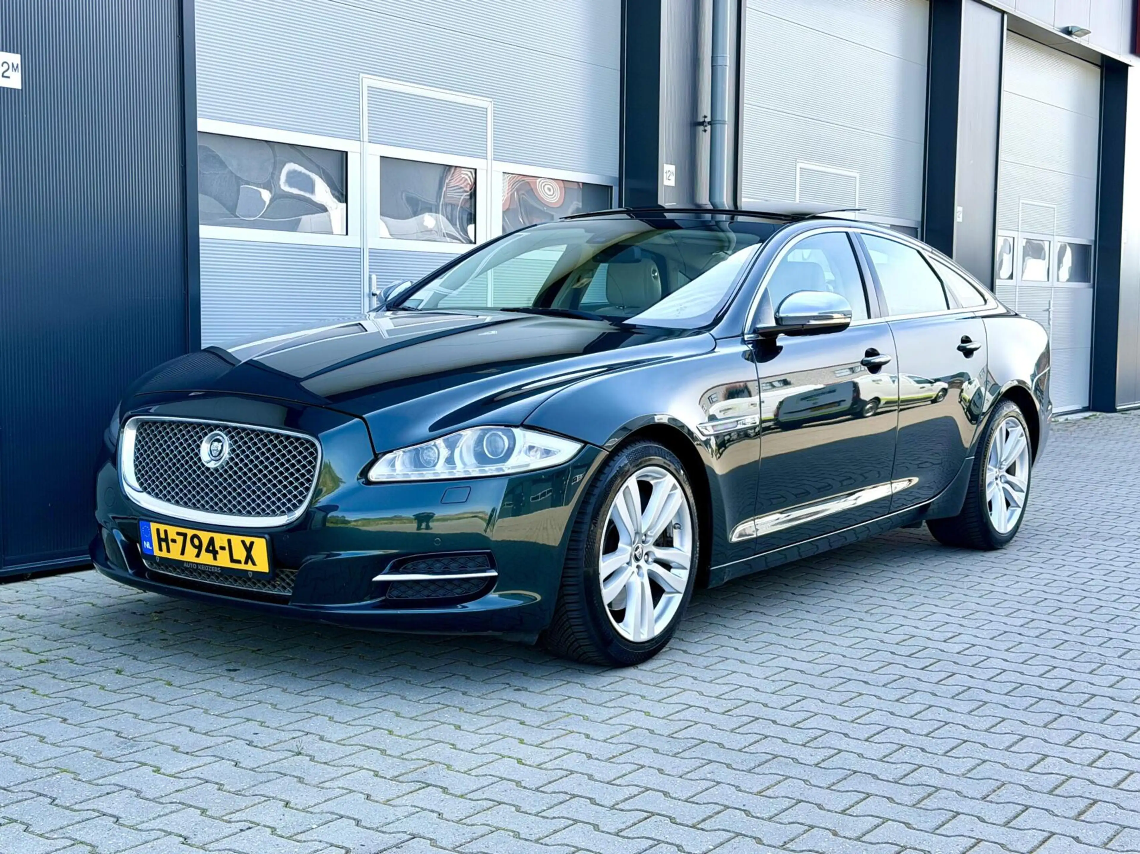 Jaguar XJ 3.0 V6 SC AWD Portfolio | Pano | British Racing Gr