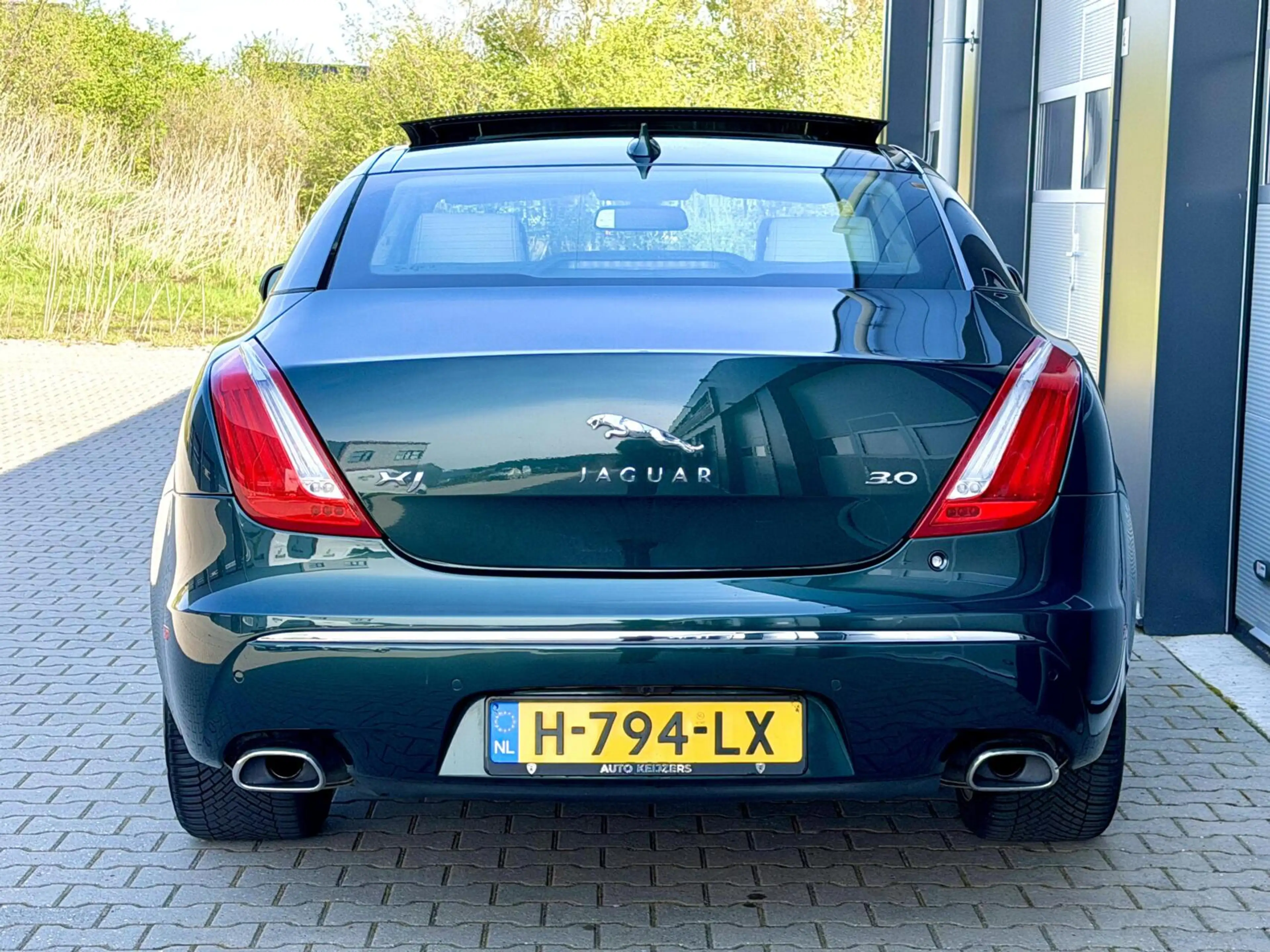 Jaguar XJ 3.0 V6 SC AWD Portfolio | Pano | British Racing Gr — photo 6