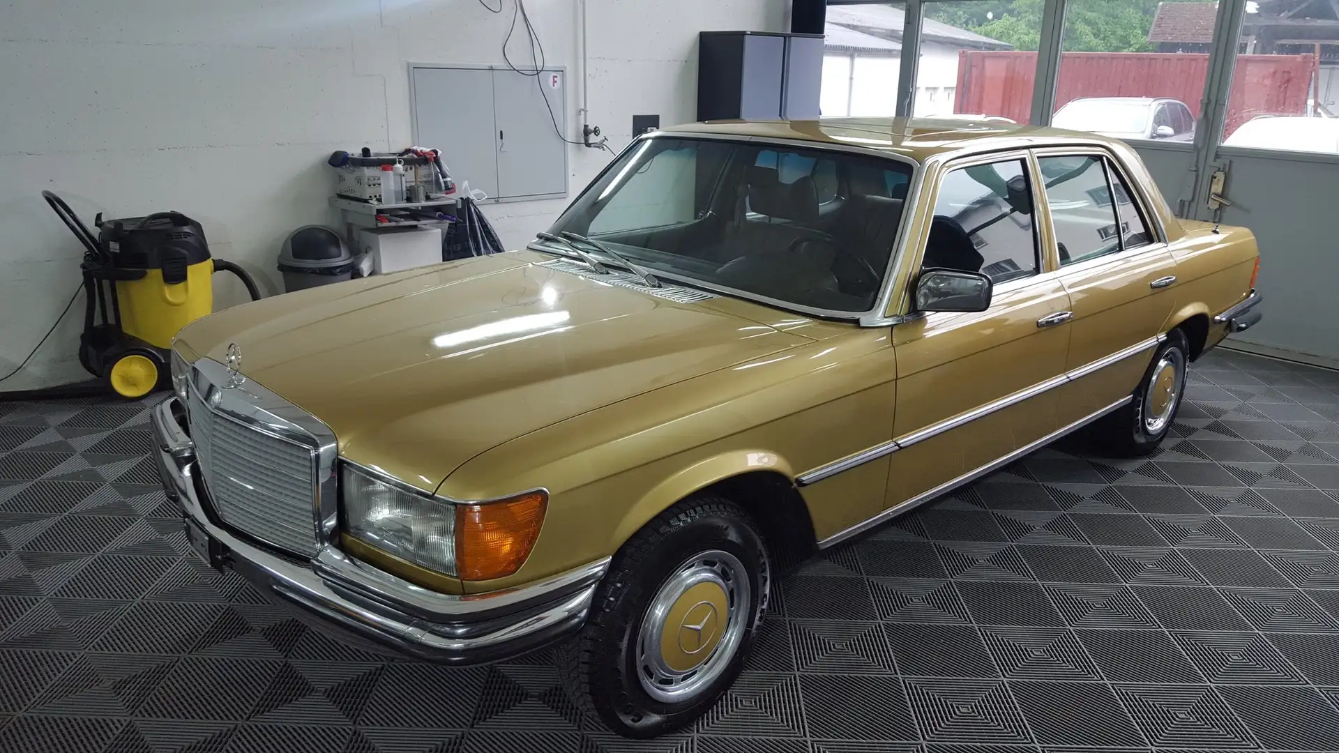 Mercedes-Benz 350 SE Or - 1