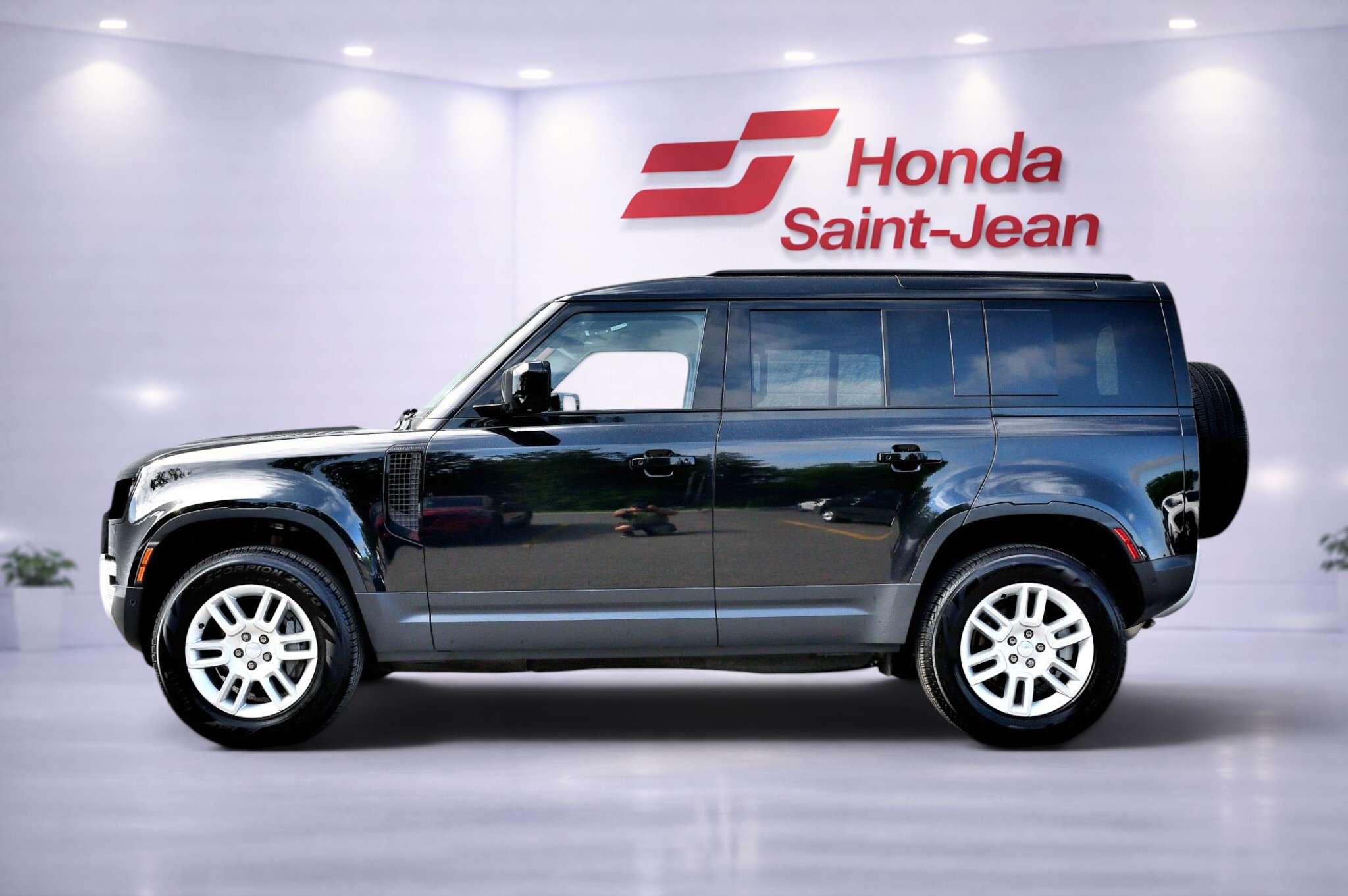 2025 Land Rover Defender