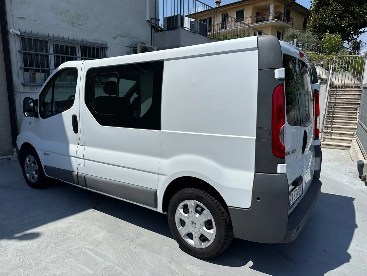 Renault Trafic 2.0 DCI Білий - 2