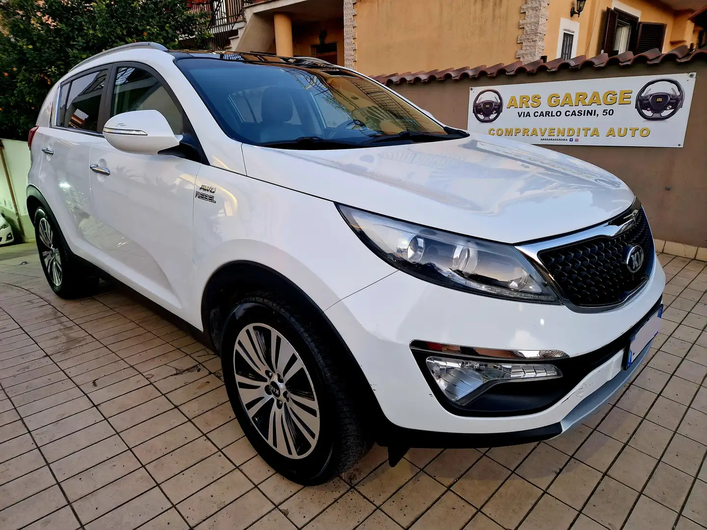 Kia Sportage Sportage 2.0 crdi Feel Rebel Awd 184cv Weiß - 2