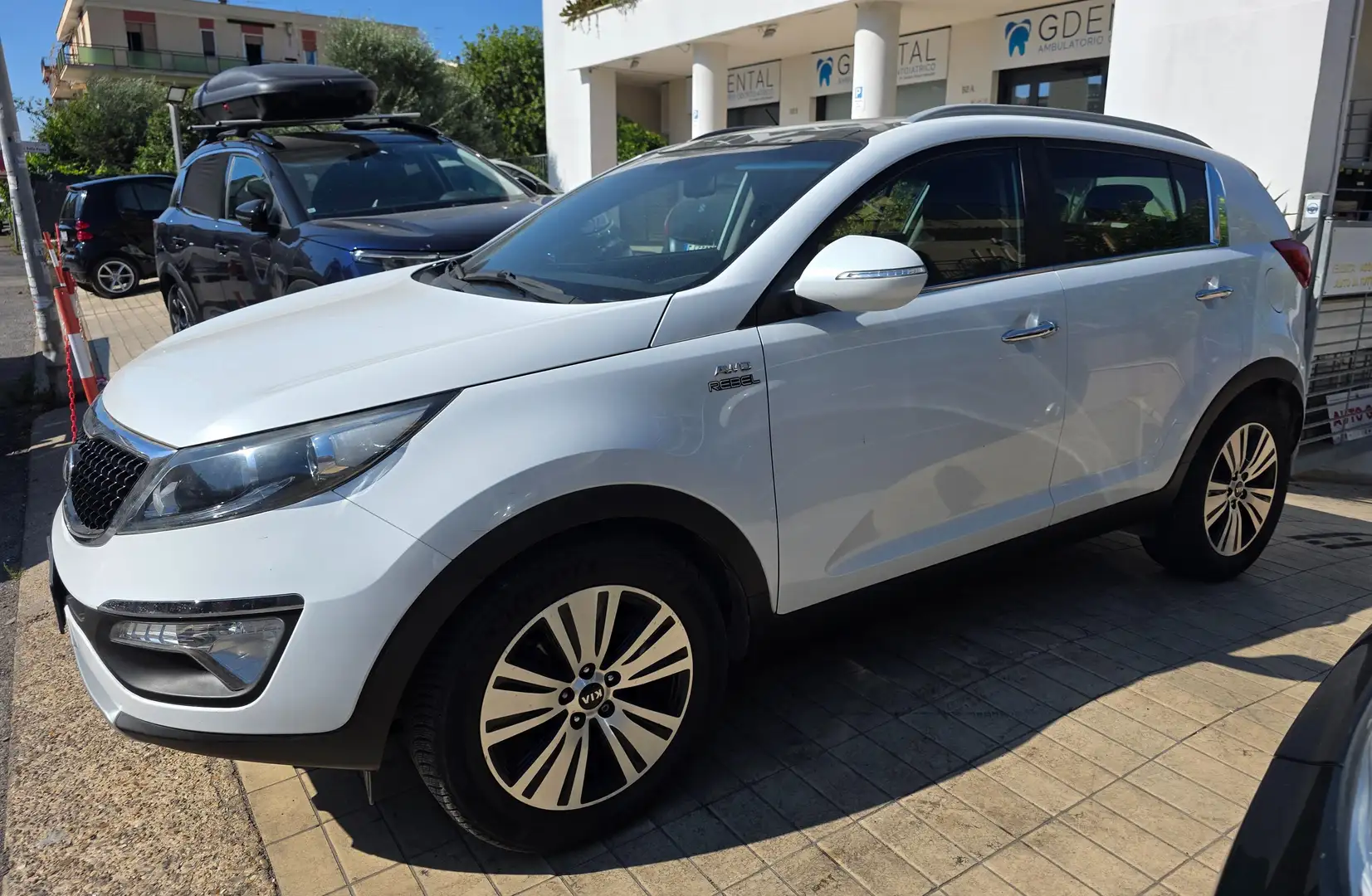 Kia Sportage Sportage 2.0 crdi Feel Rebel Awd 184cv Blanc - 1