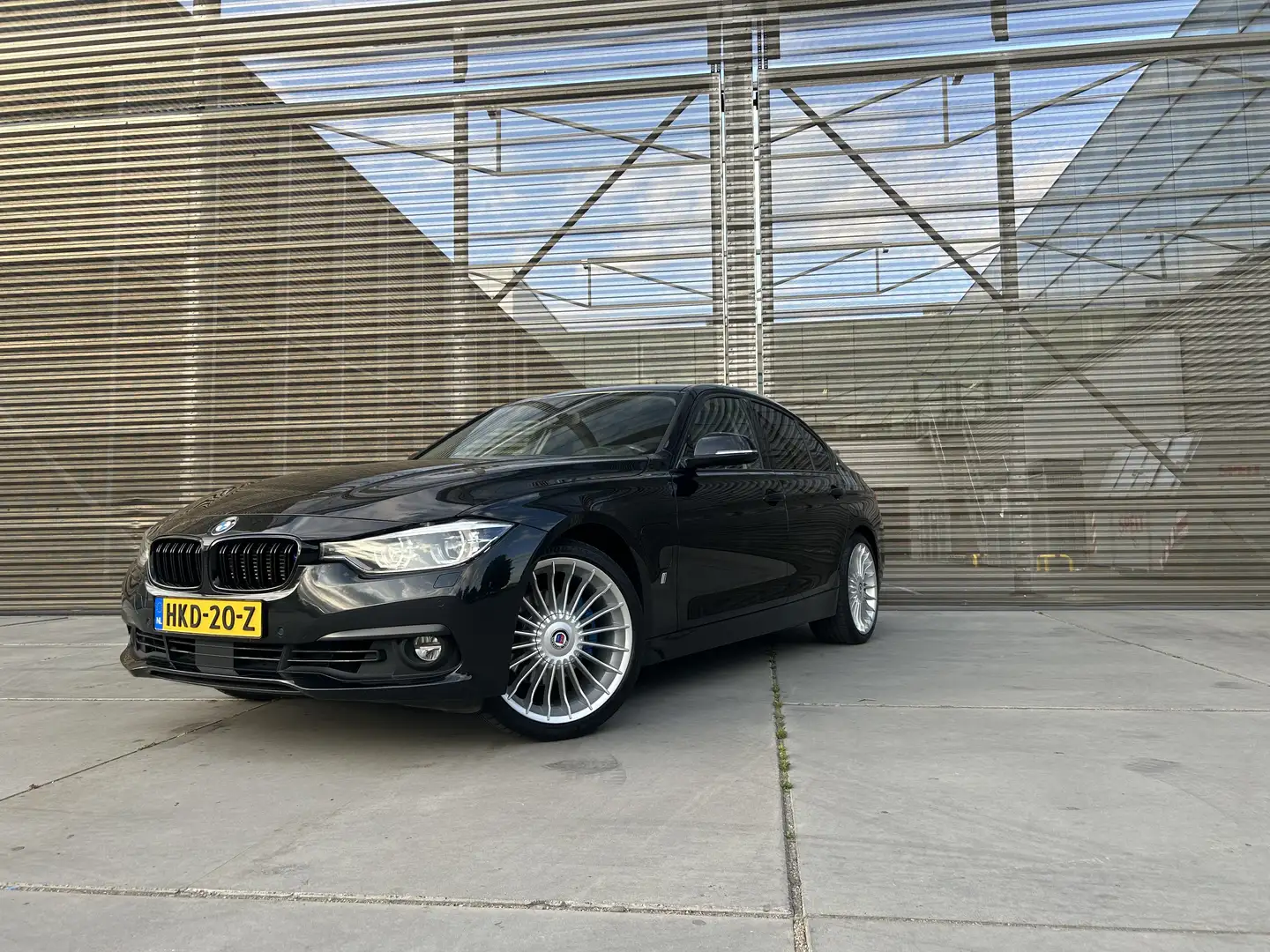 BMW 330 Lu.L HE Noir - 1