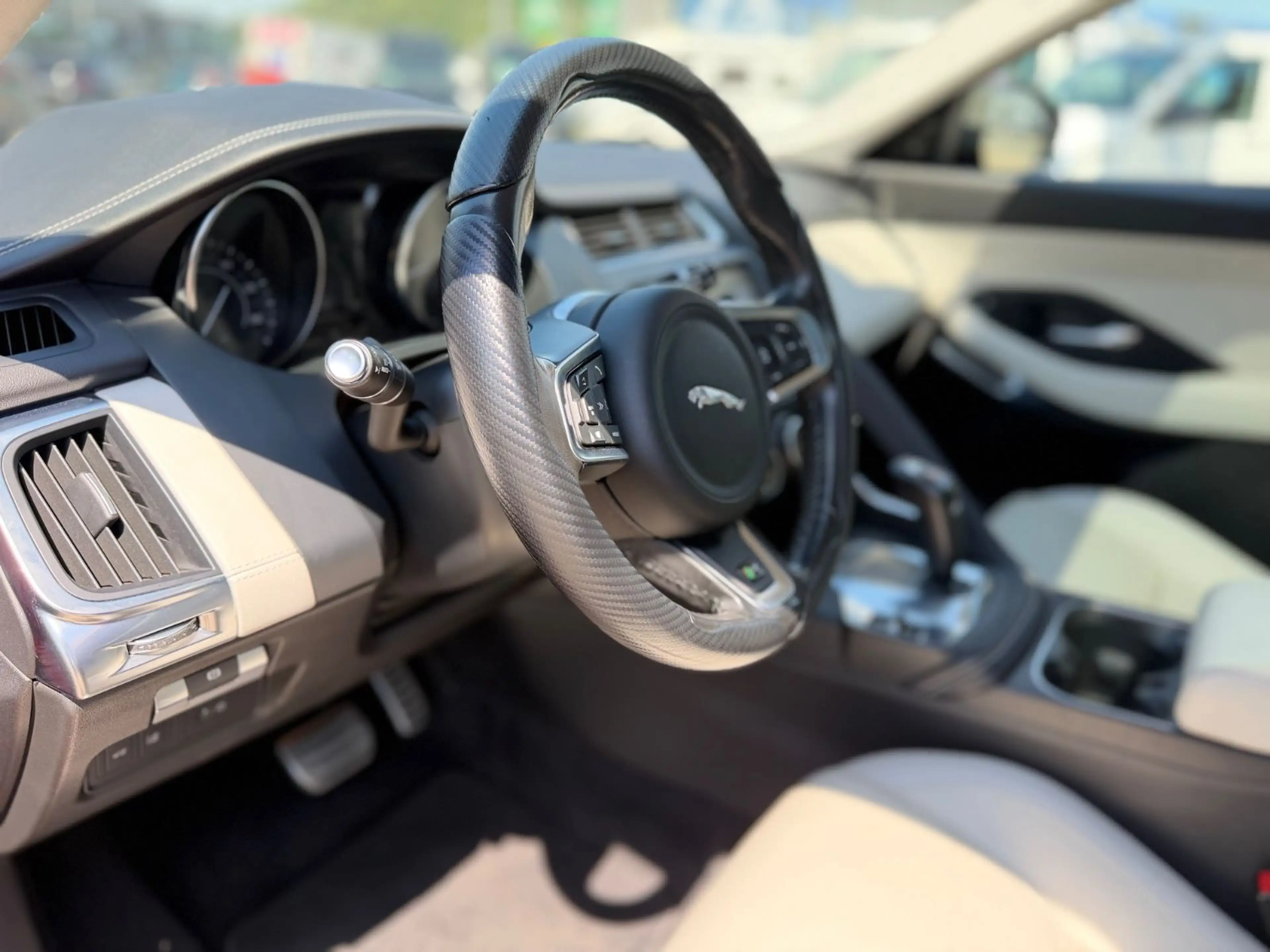 Jaguar E-Pace E-PACE R-Dynamic S AWD — photo 14