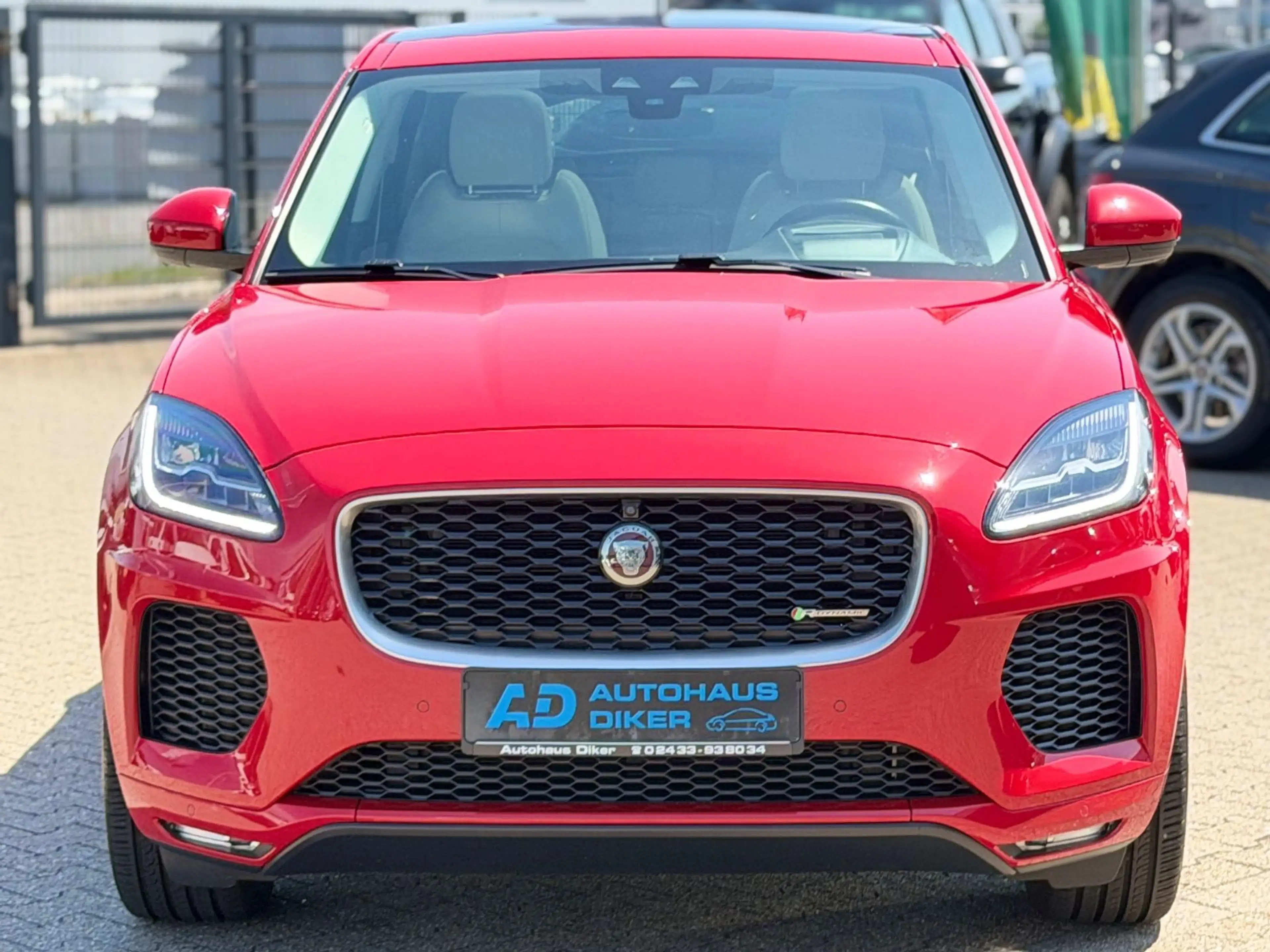 Jaguar E-Pace E-PACE R-Dynamic S AWD — photo 3