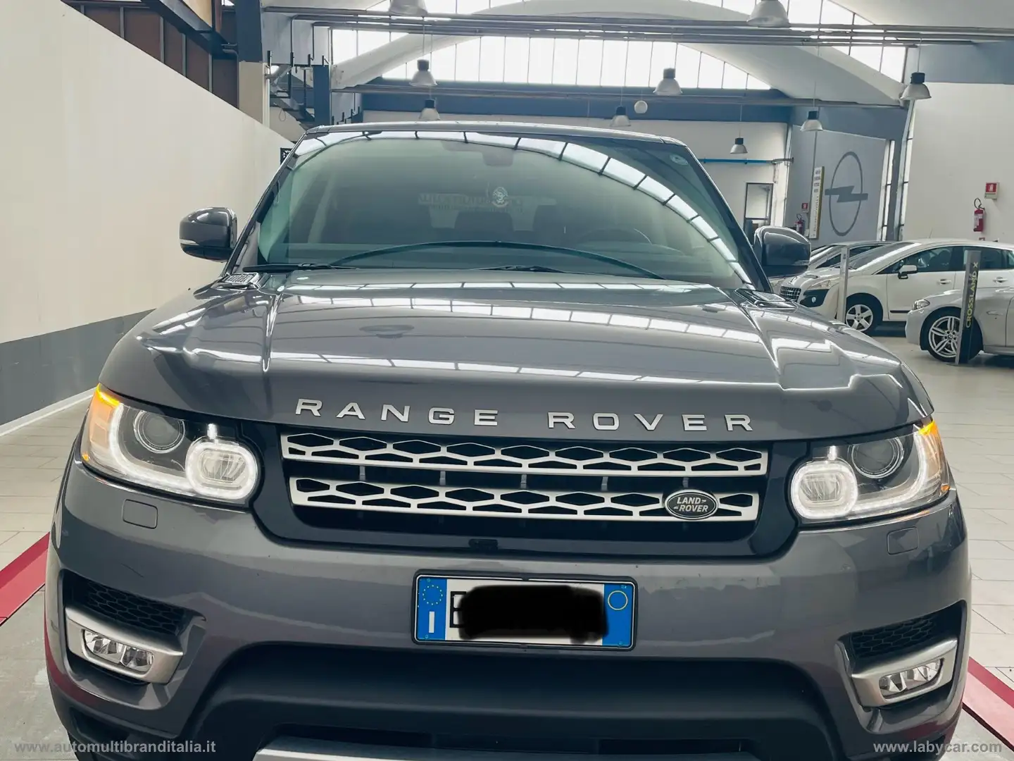 Land Rover Range Rover Sport 3.0 TDV6 HSE Šedá - 2