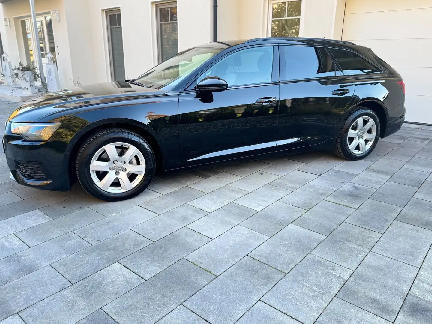 Audi A6 Avant 40 TDI design, Navi, Leder, erst 58 TKM Schwarz - 2