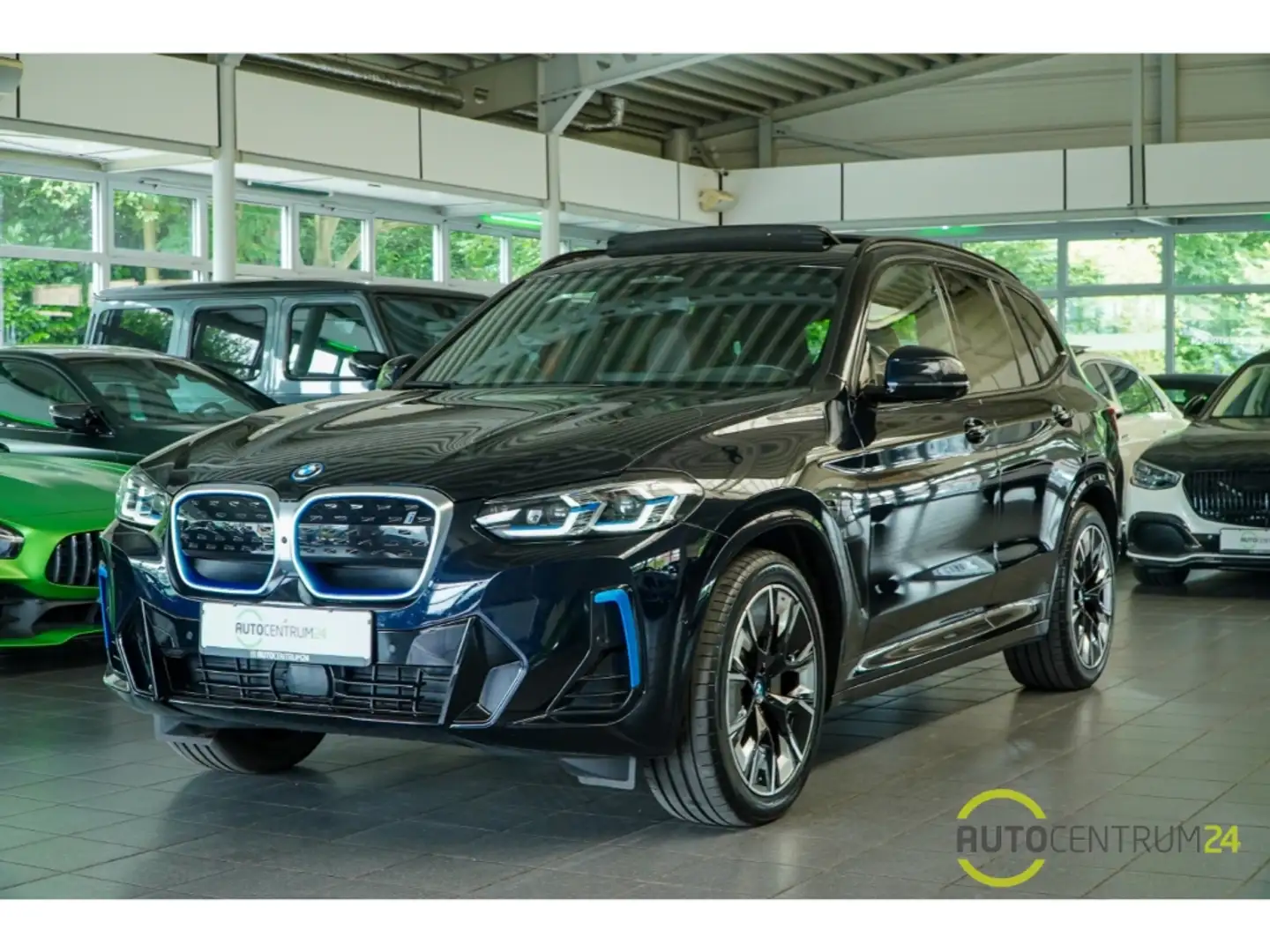 BMW iX3 M Impressive Harman Laser HUD  Shadow AHK Pano Schwarz - 2